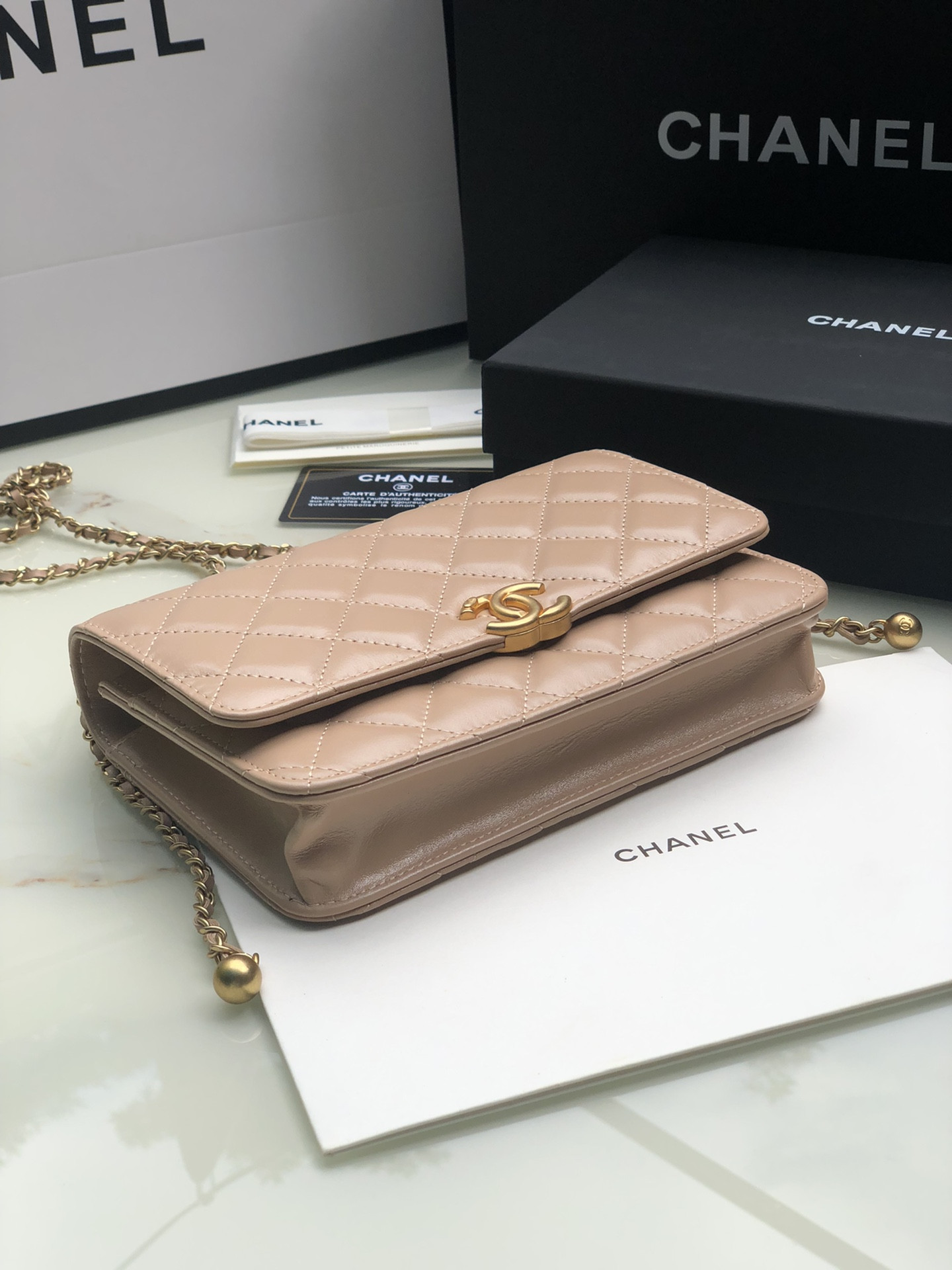 Ch**el CLASSIC WALLET ON CHAIN Pink 4.8 × 7.5 × 1.4 in