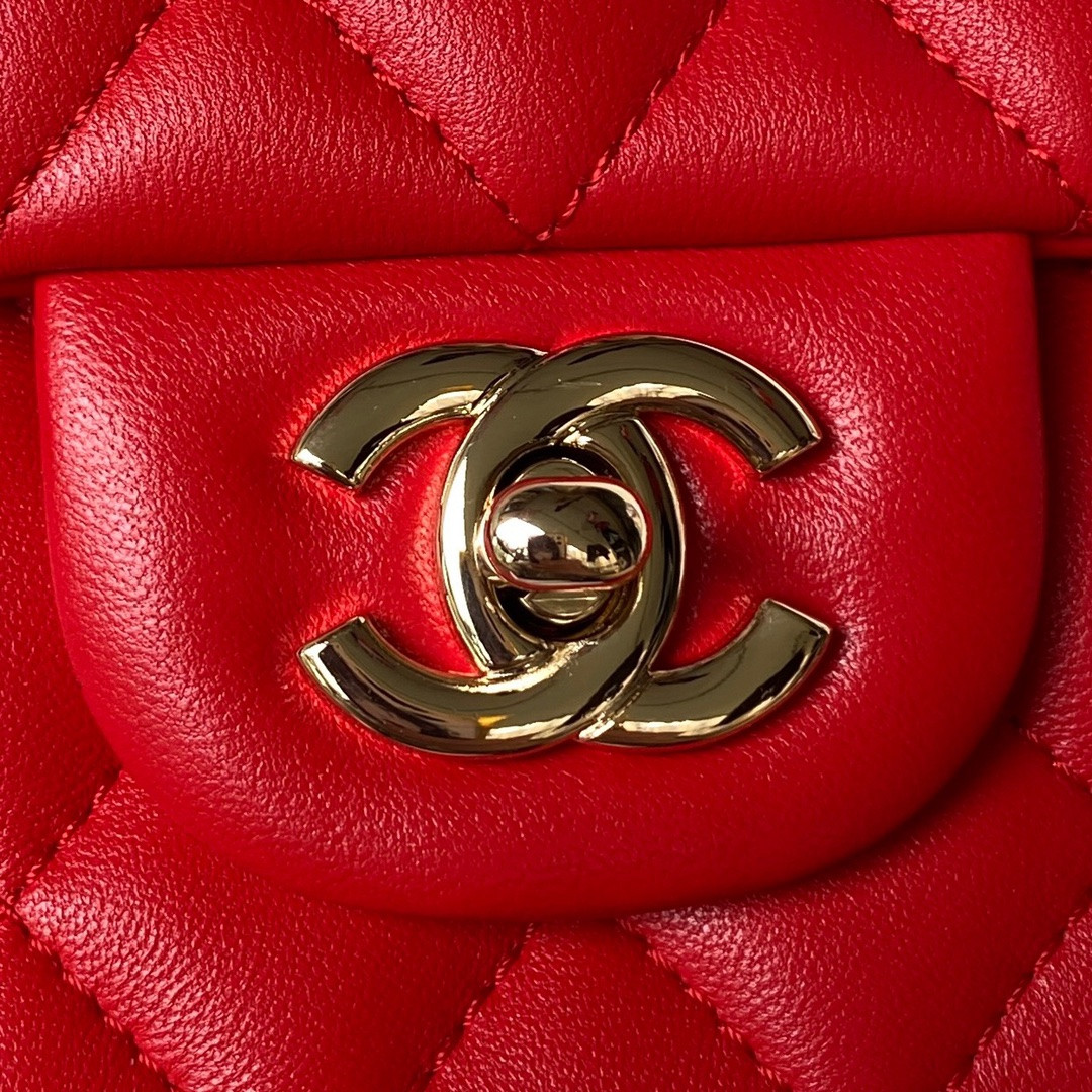 Ch**el Mini Classic Handbag With Top Handle 12 × 20 × 6 cm