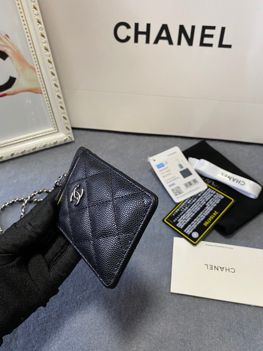 Ch**el CARD HOLDER 10.5 x7 x  0.5cm