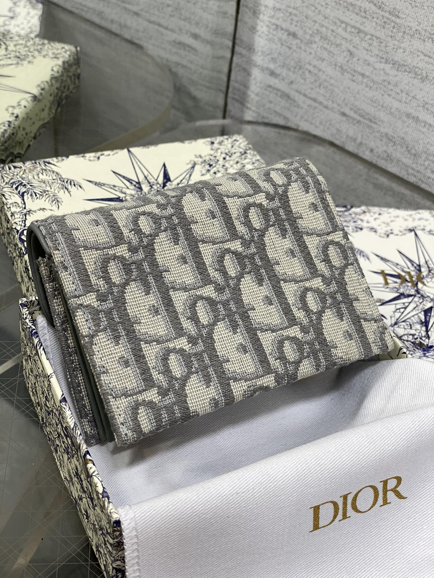 D10r CARD HOLDER 12-10-5CM