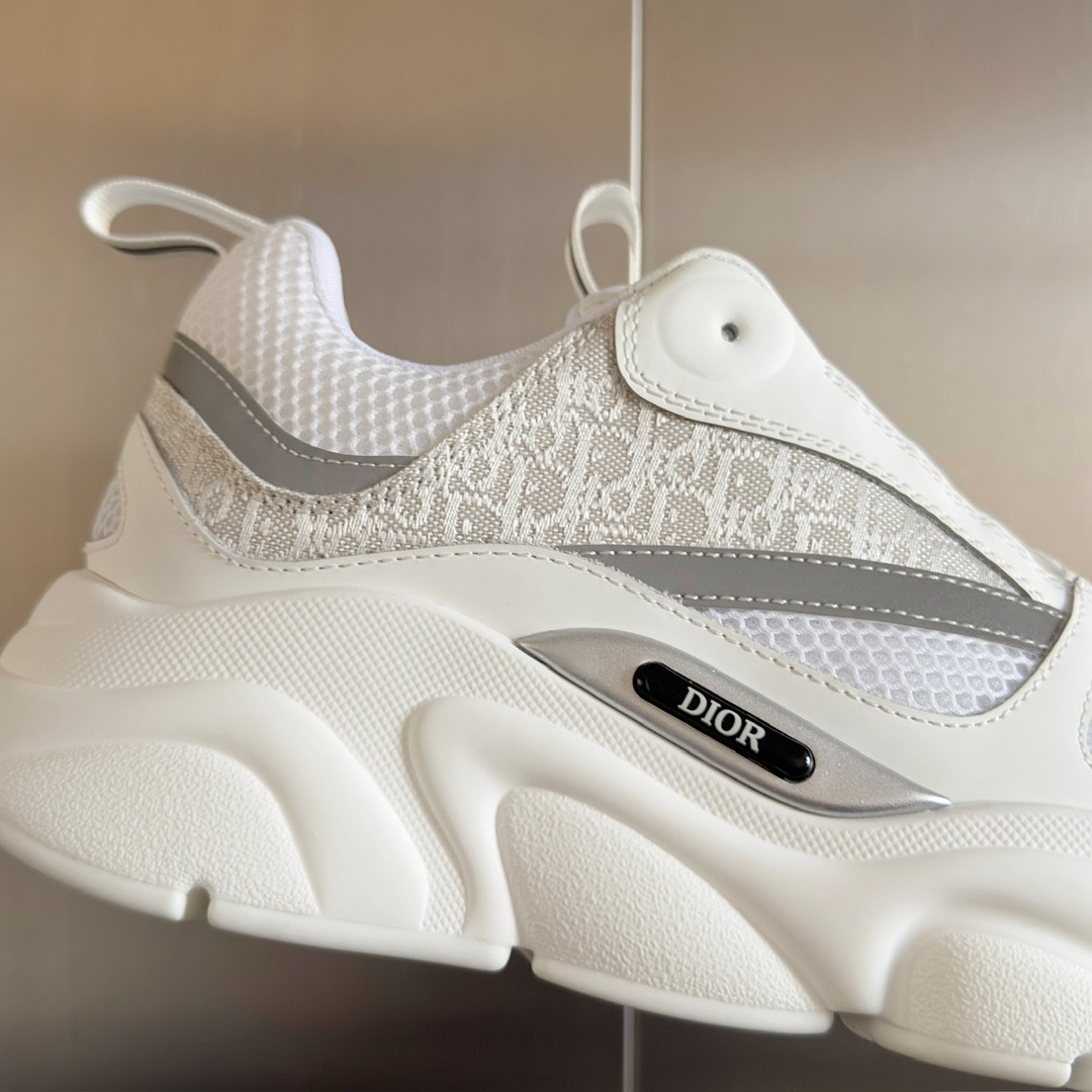 UA D10r B22 Sneaker