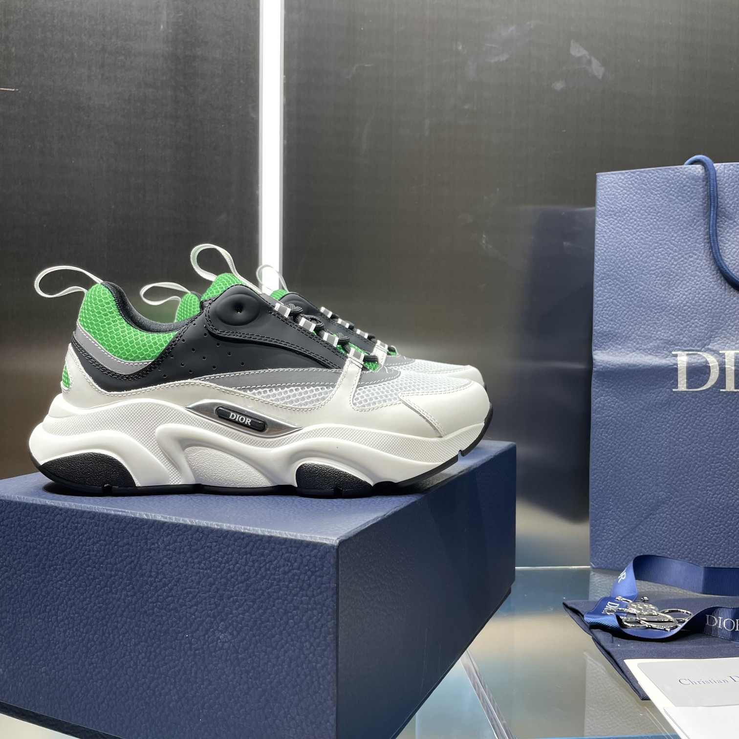 UA D10r B22 Sneaker