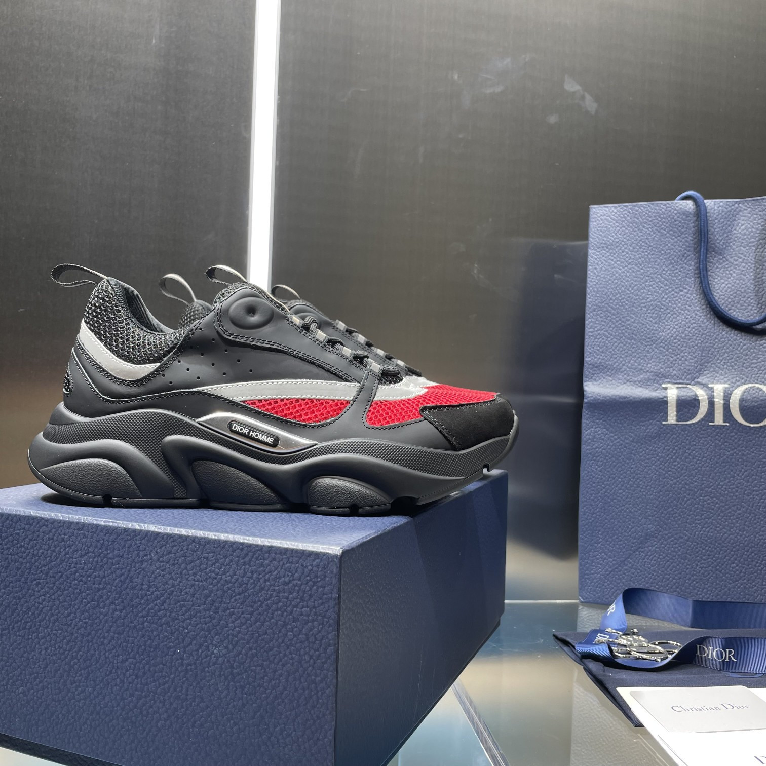 UA D10r B22 black and red Sneaker