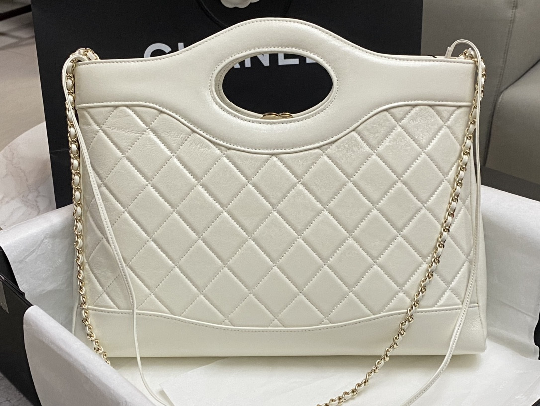 Ch**el  SHOPPING BAG Shiny Lambskin & Gold-Tone Metal 35x39x8cm
