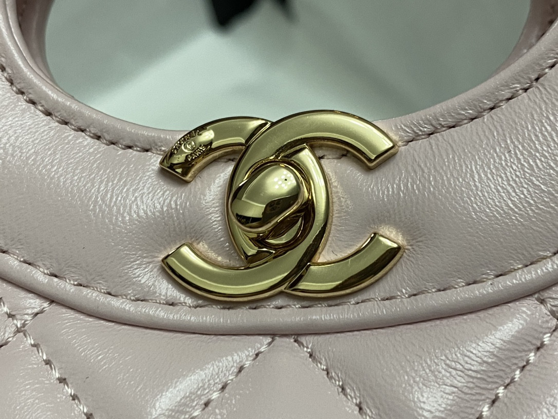 Ch**el MINI SHOPPING BAG Shiny Lambskin & Gold-Tone Metal 22x23x5.5cm