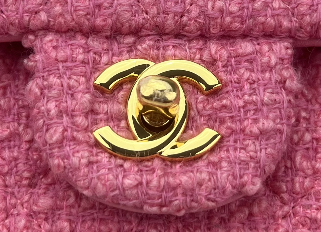 Ch**el CLASSIC 11.12 HANDBAG Tweed & Gold-Tone Metal 6 × 9.9 × 2.5 in