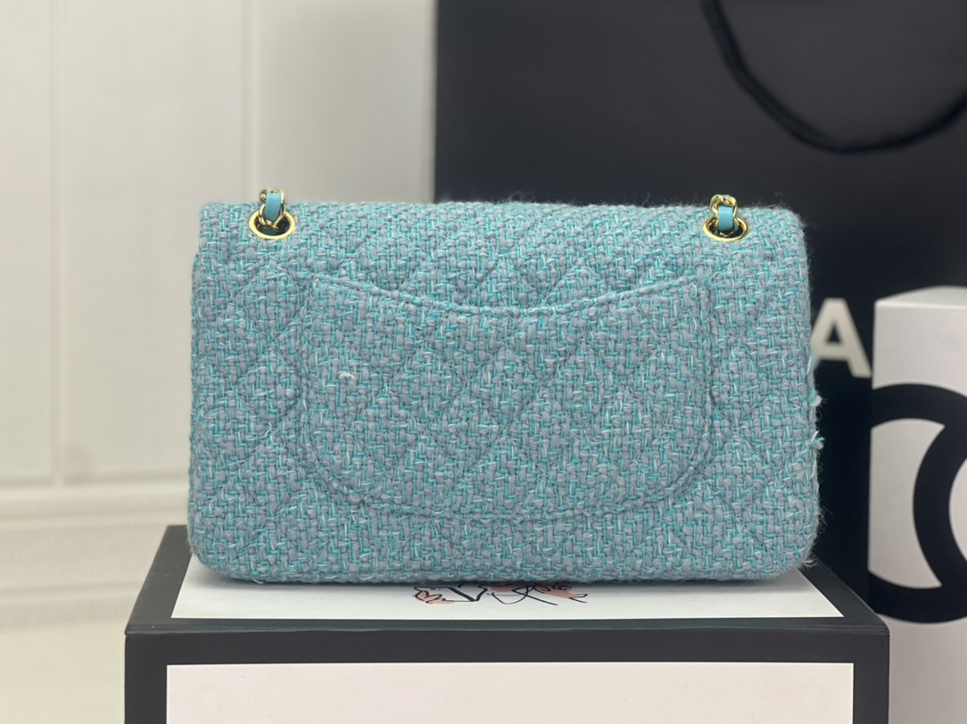 Ch**el CLASSIC 11.12 HANDBAG  Tweed & Gold-Tone Metal 6 × 9.9 × 2.5 in