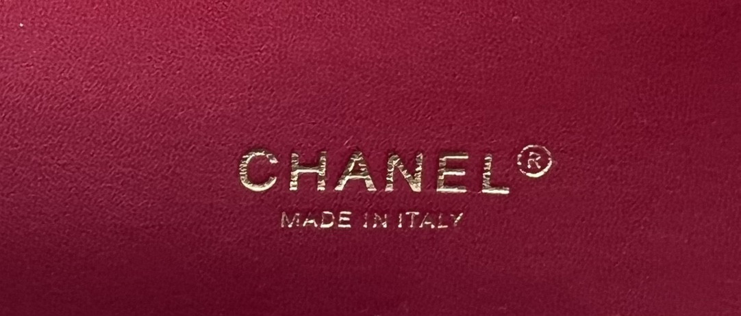 Ch**el CLASSIC 11.12 HANDBAG Tweed & Gold-Tone Metal   6 × 9.9 × 2.5 in