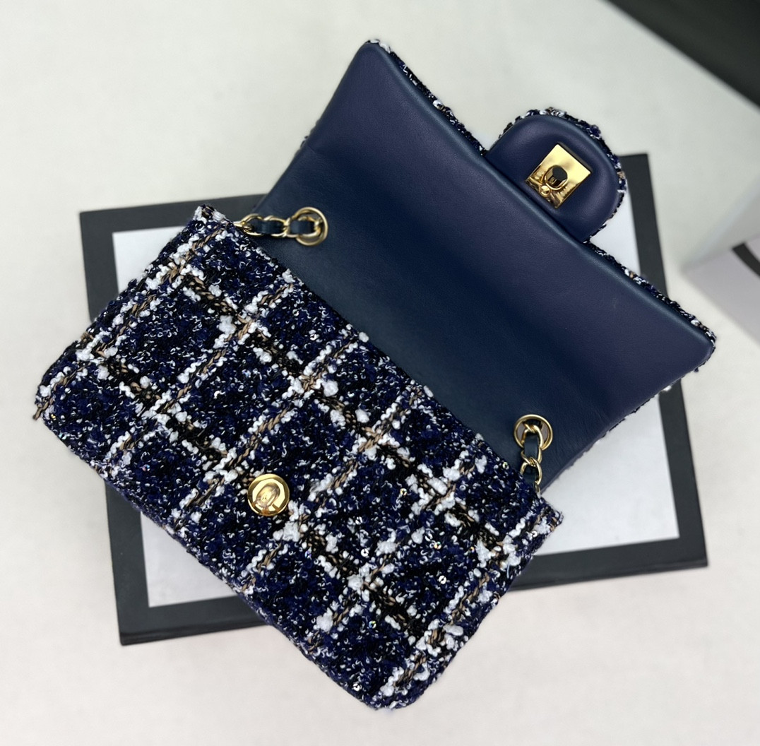 Ch**el MINI CLASSIC 11.12 HANDBAG Tweed & Gold-Tone Metal 4.7 × 7.8 × 2.3 in