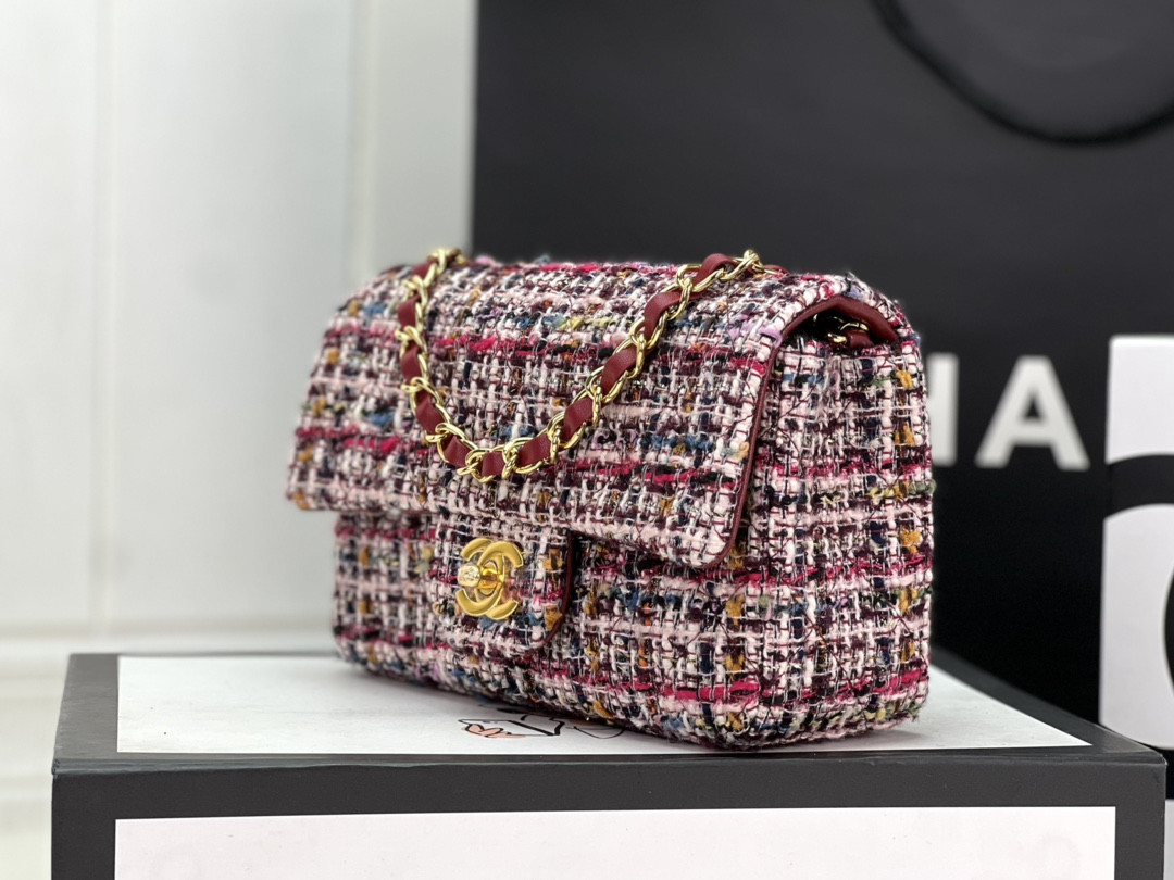 Ch**el MINI CLASSIC 11.12 HANDBAG Tweed & Gold-Tone Metal 4.7 × 7.8 × 2.3 in