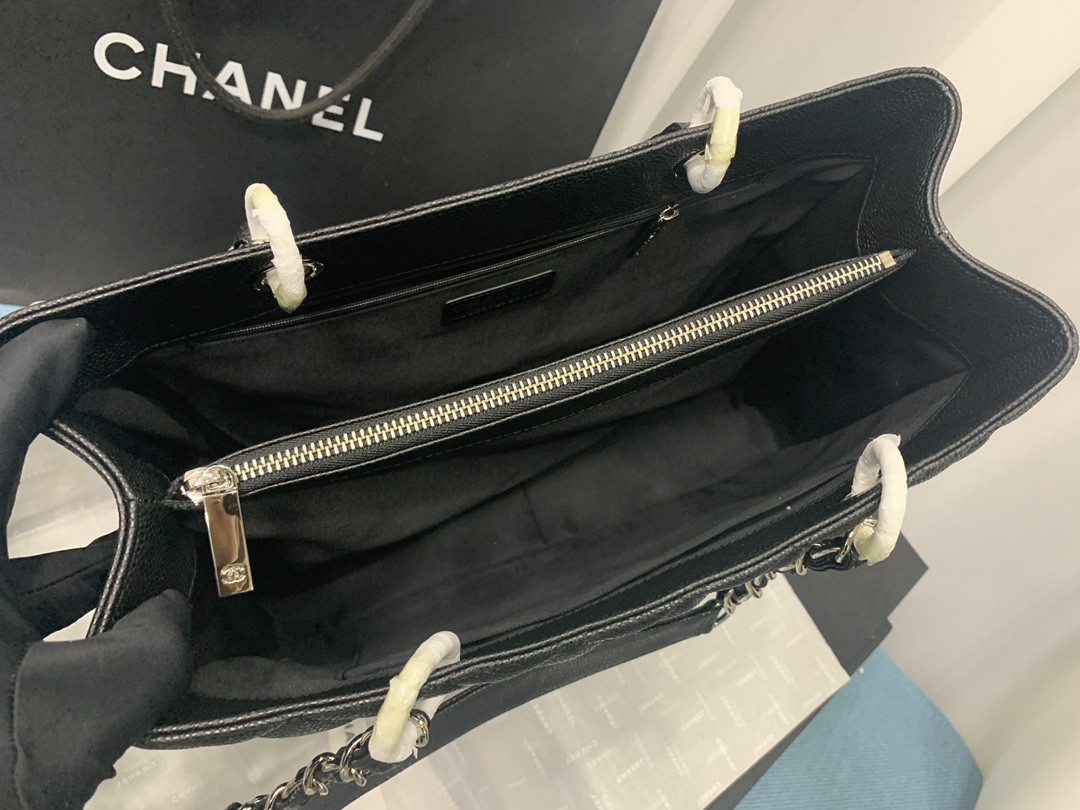 Ch**el GST CAVIAR LEATHER HARDWARE 24X33X13CM