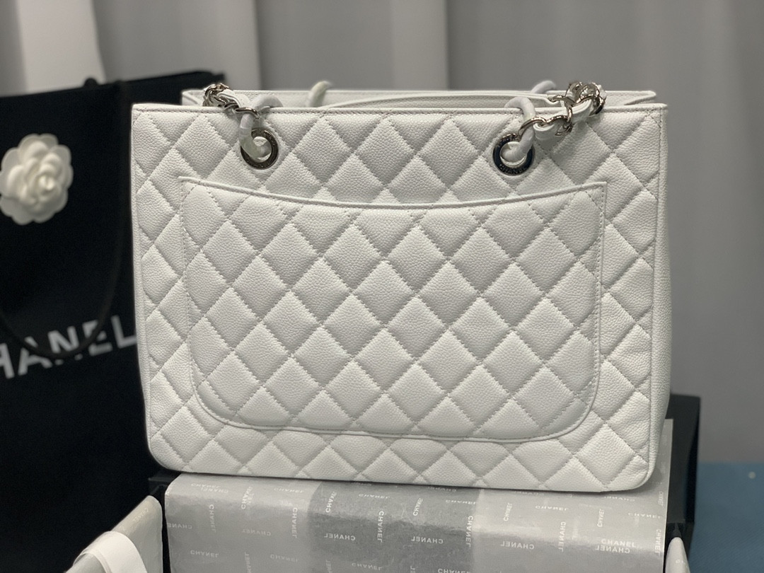 Ch**el GST CAVIAR LEATHER HARDWARE 24X33X13CM