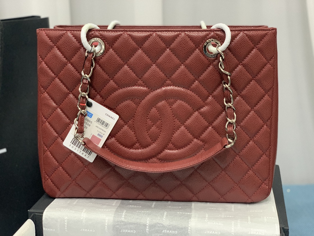 Ch**el GST CAVIAR LEATHER HARDWARE 24X33X13CM