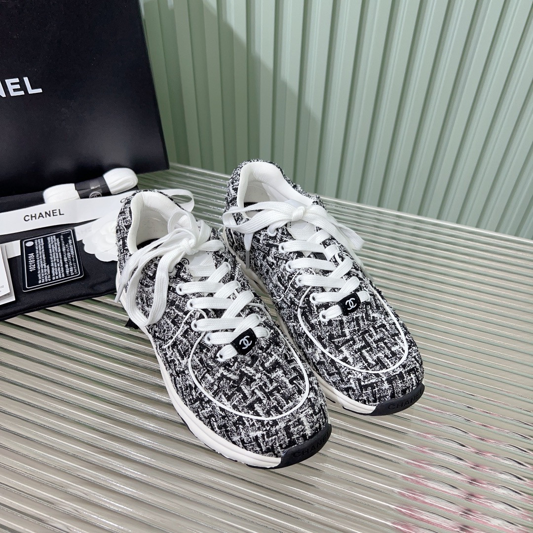UA Ch**el SNEAKERS Tweed