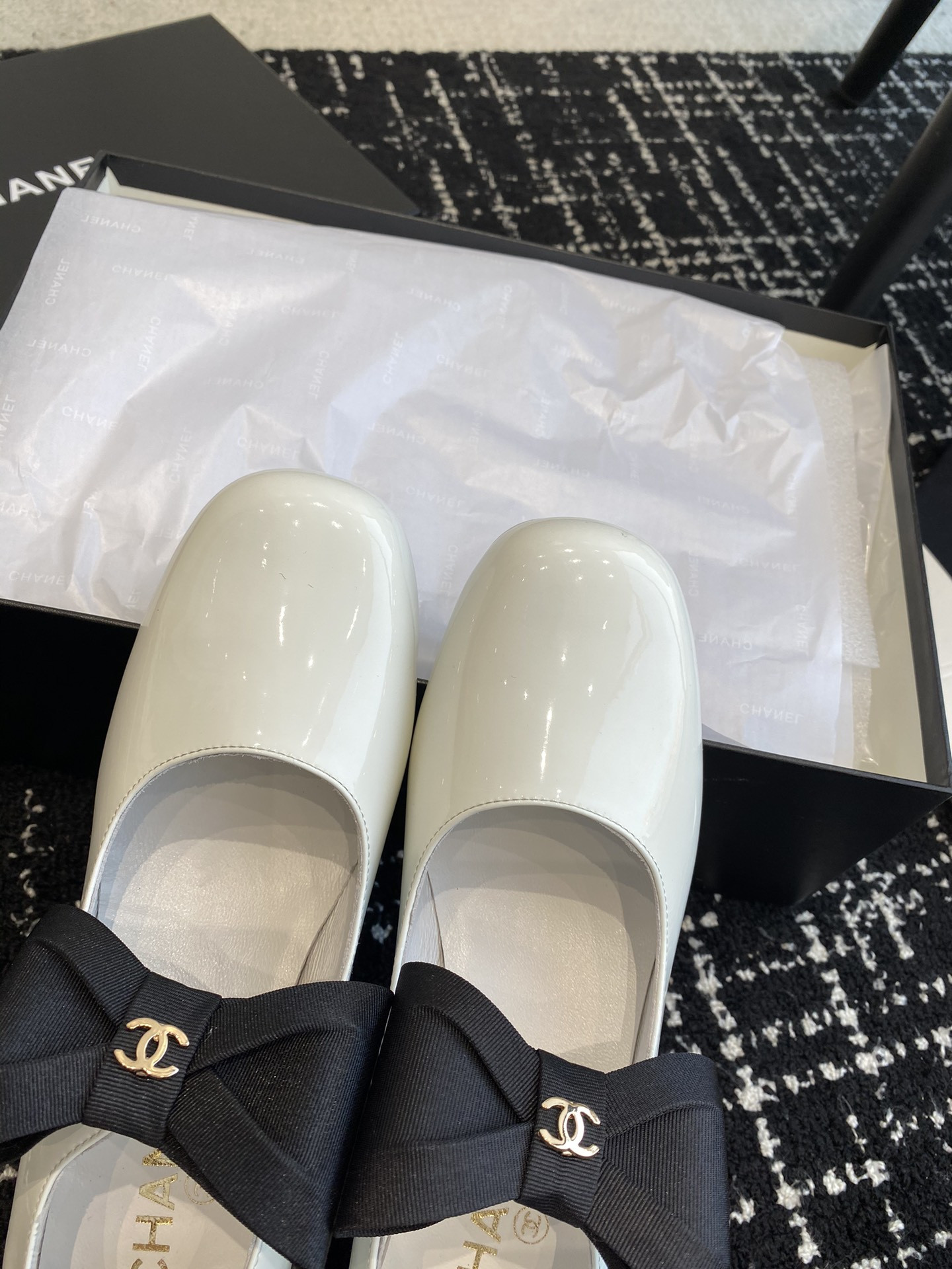 UA Ch**el MARY JANES Patent Calfskin & Grosgrain