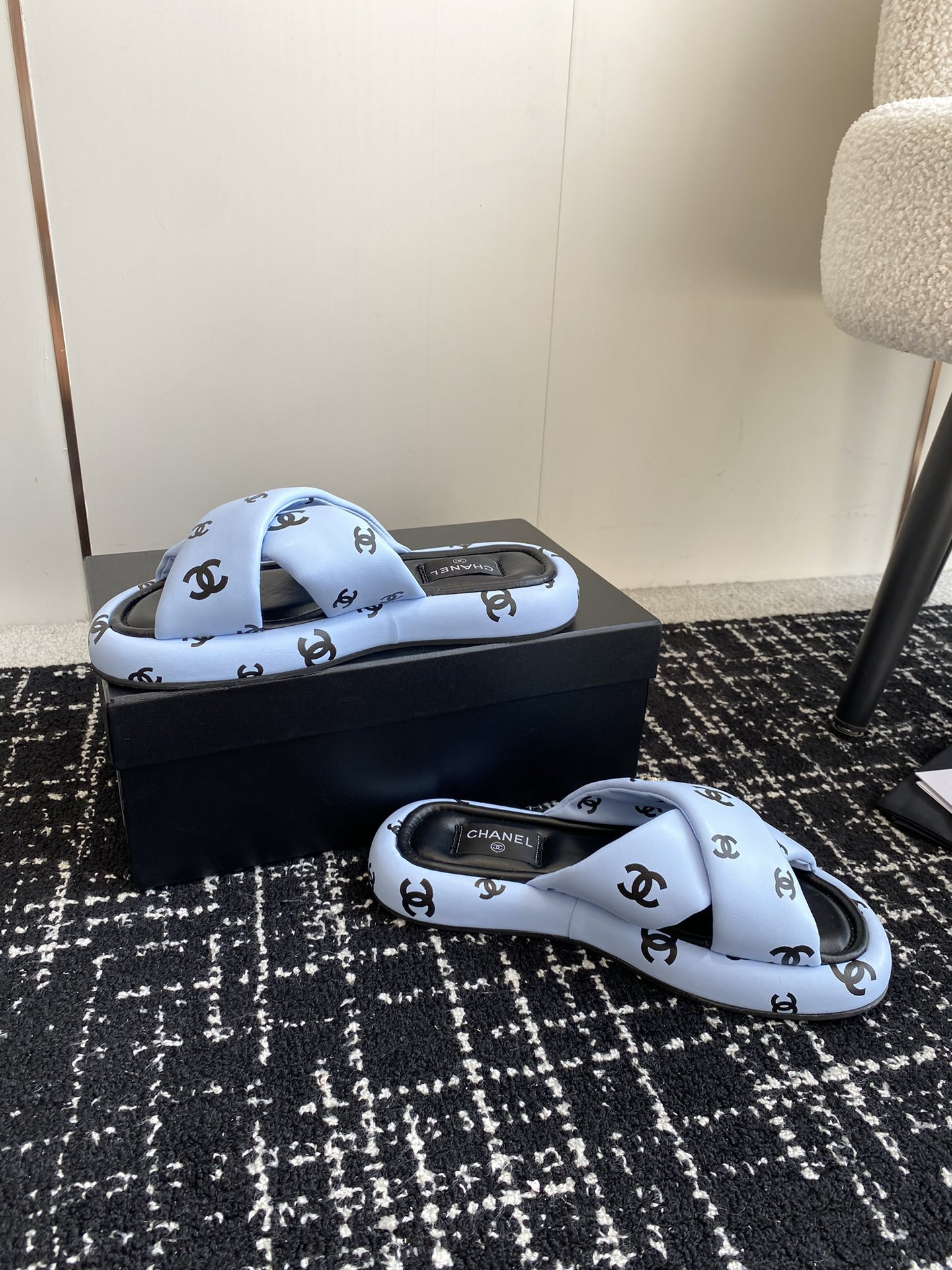 UA Ch**el SLIPPERS