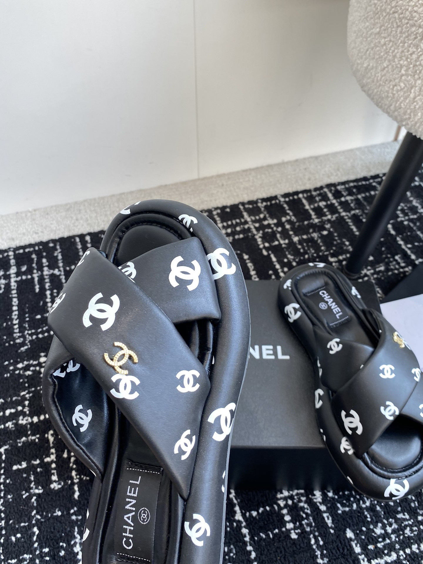 UA Ch**el SLIPPERS