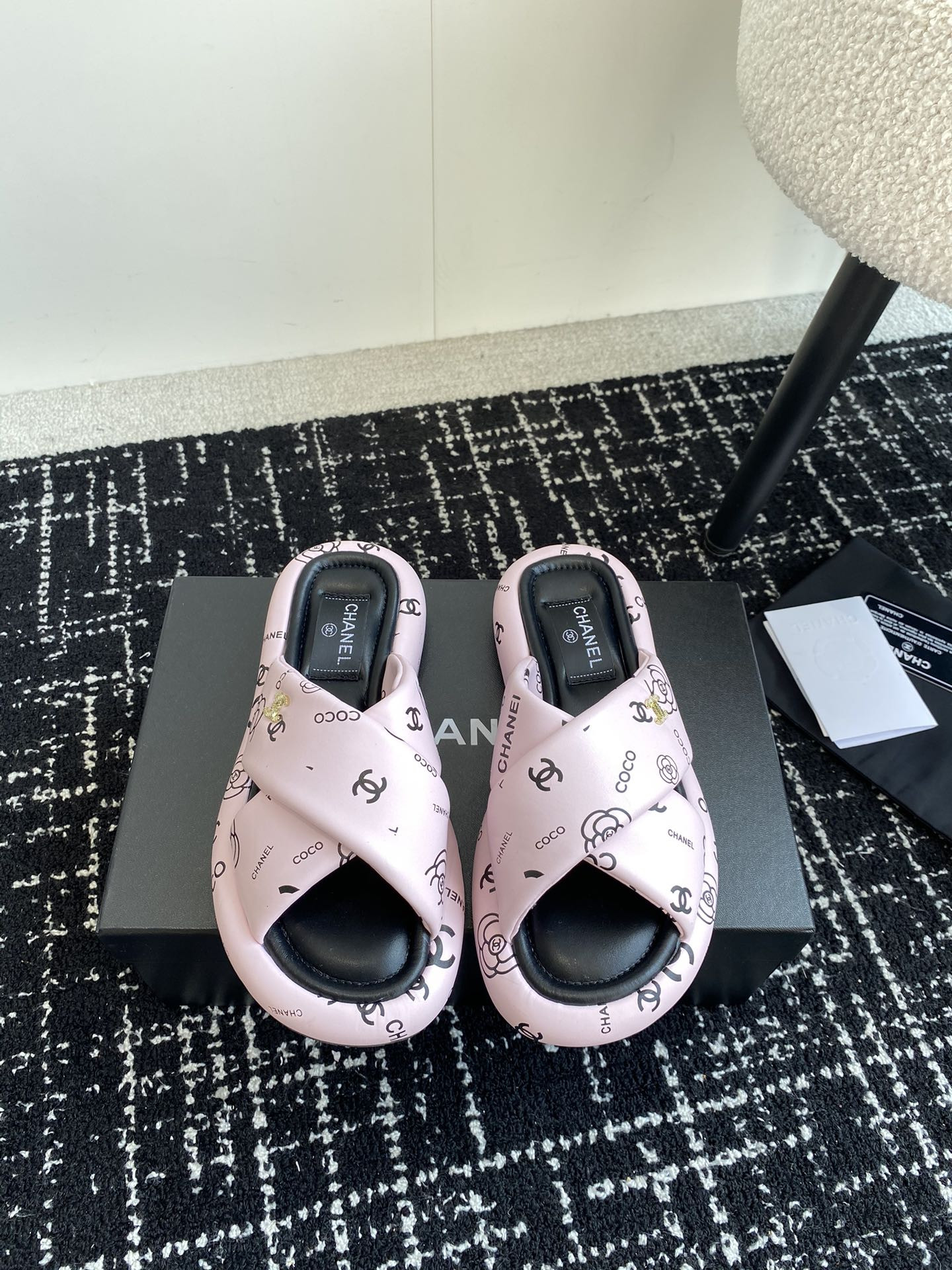 UA Ch**el SLIPPERS