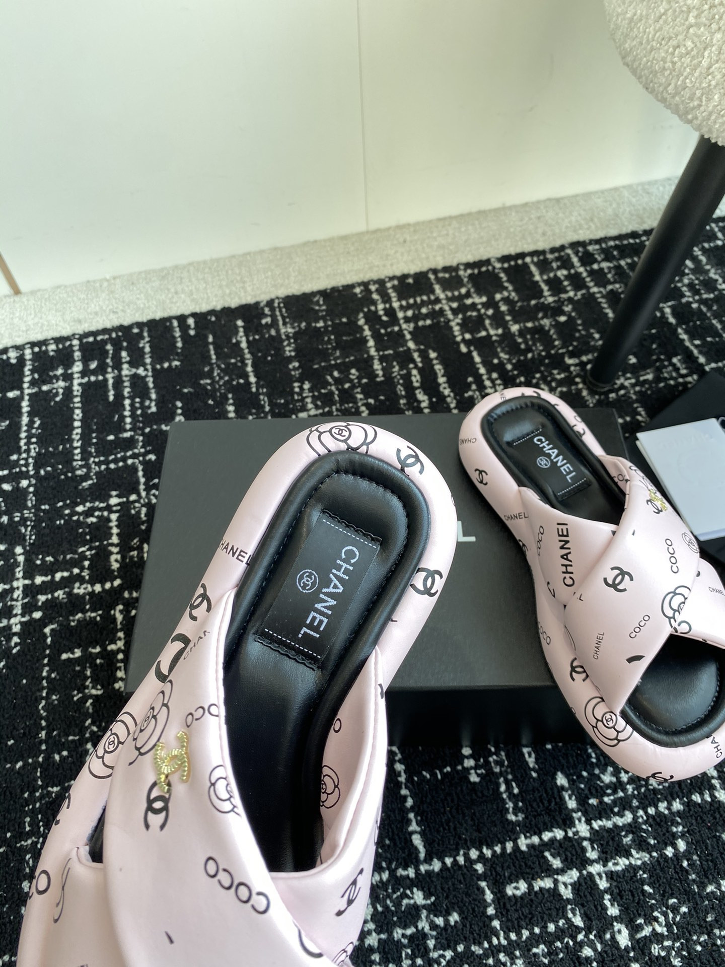 UA Ch**el SLIPPERS