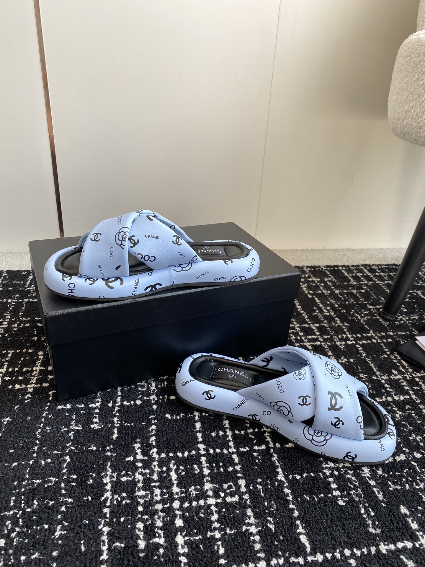 UA Ch**el SLIPPERS