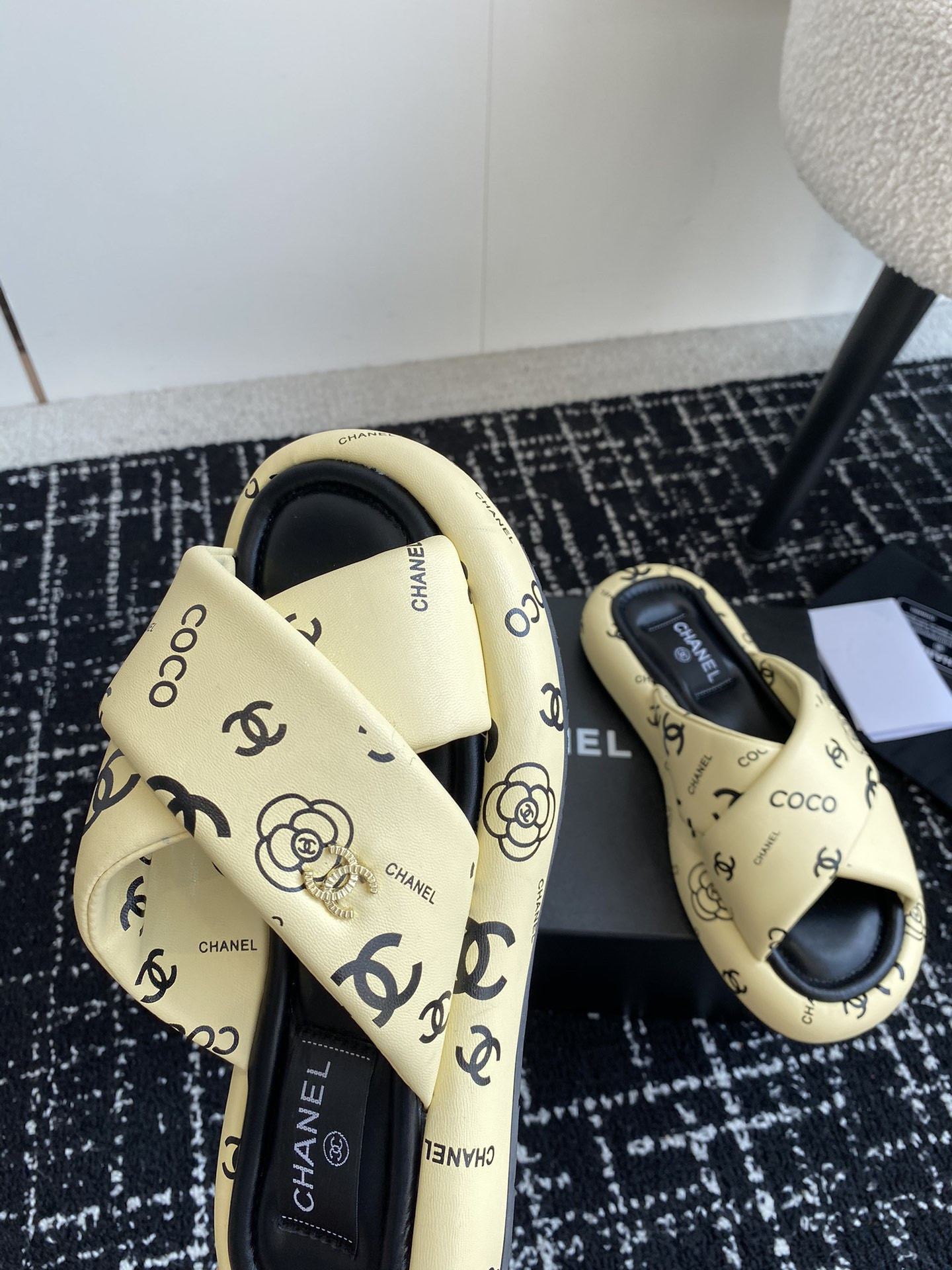 UA Ch**el SLIPPERS