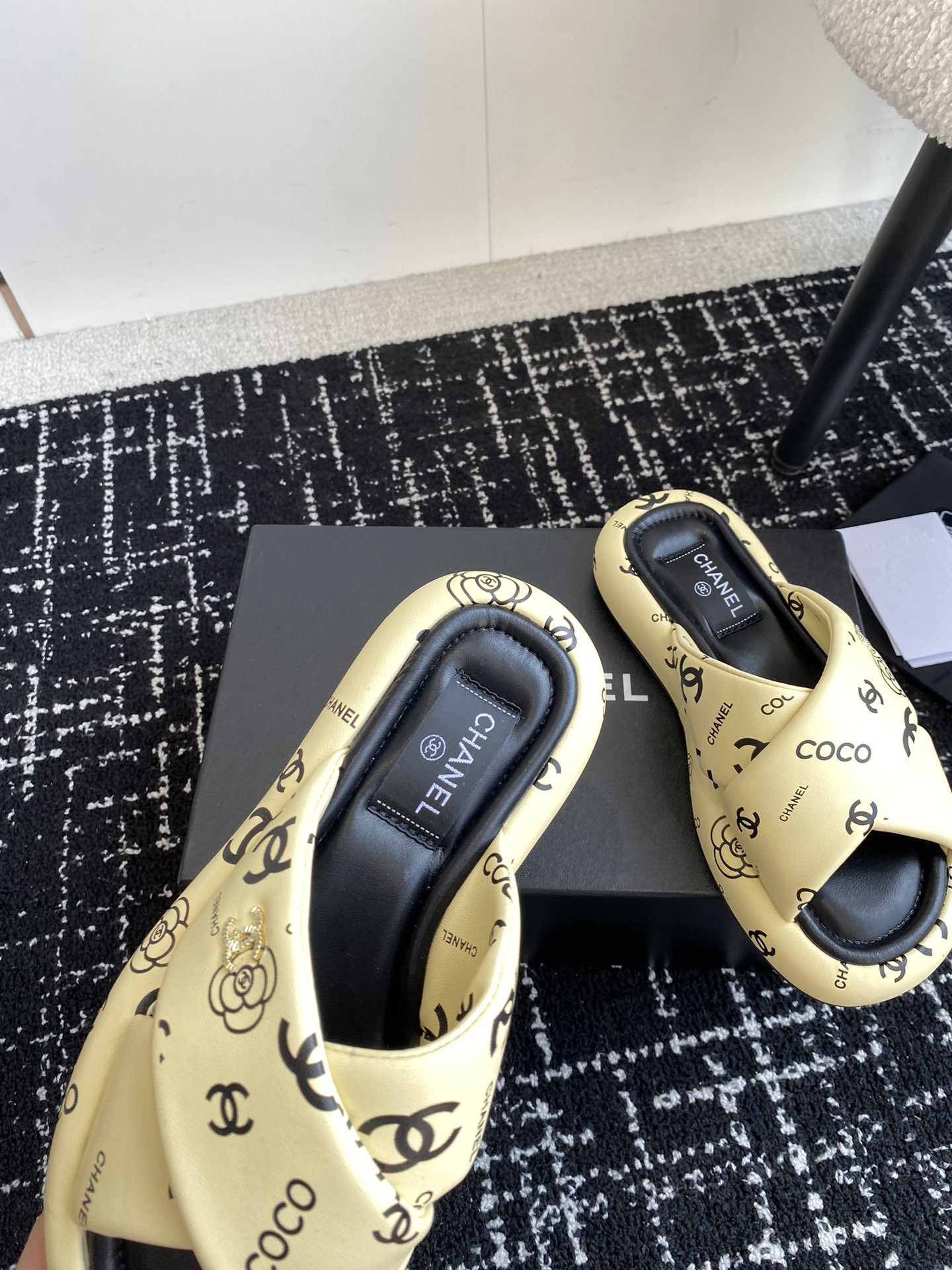 UA Ch**el SLIPPERS