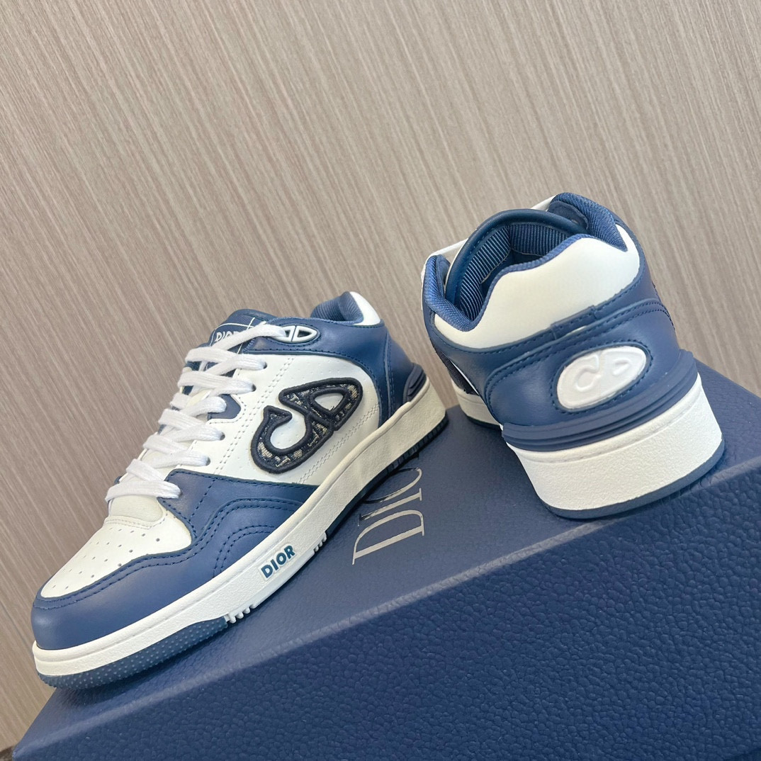 UA D10r B57 Low-Top Sneaker Navy Blue and White