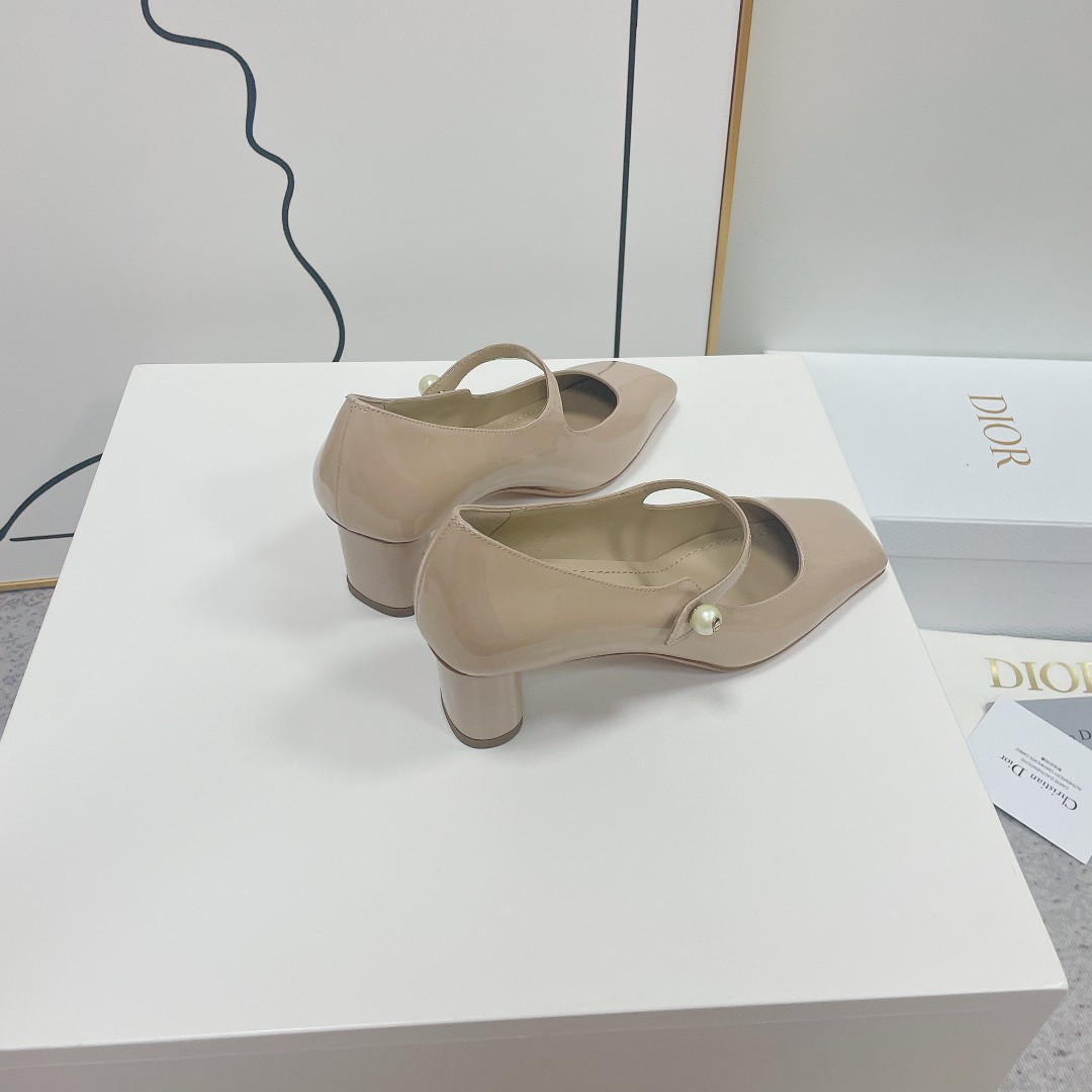 UA Jolie D10r Pump