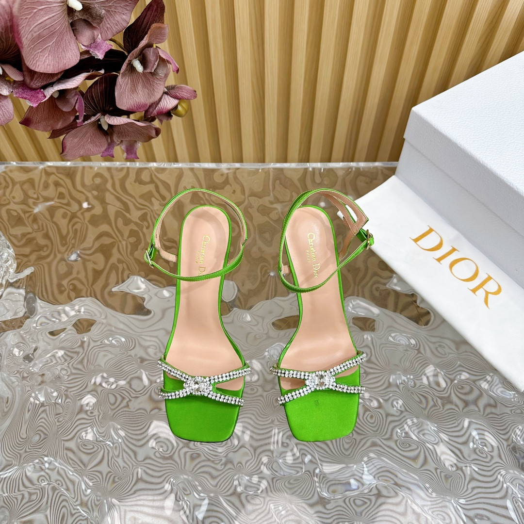 UA D10r Slingback Pump