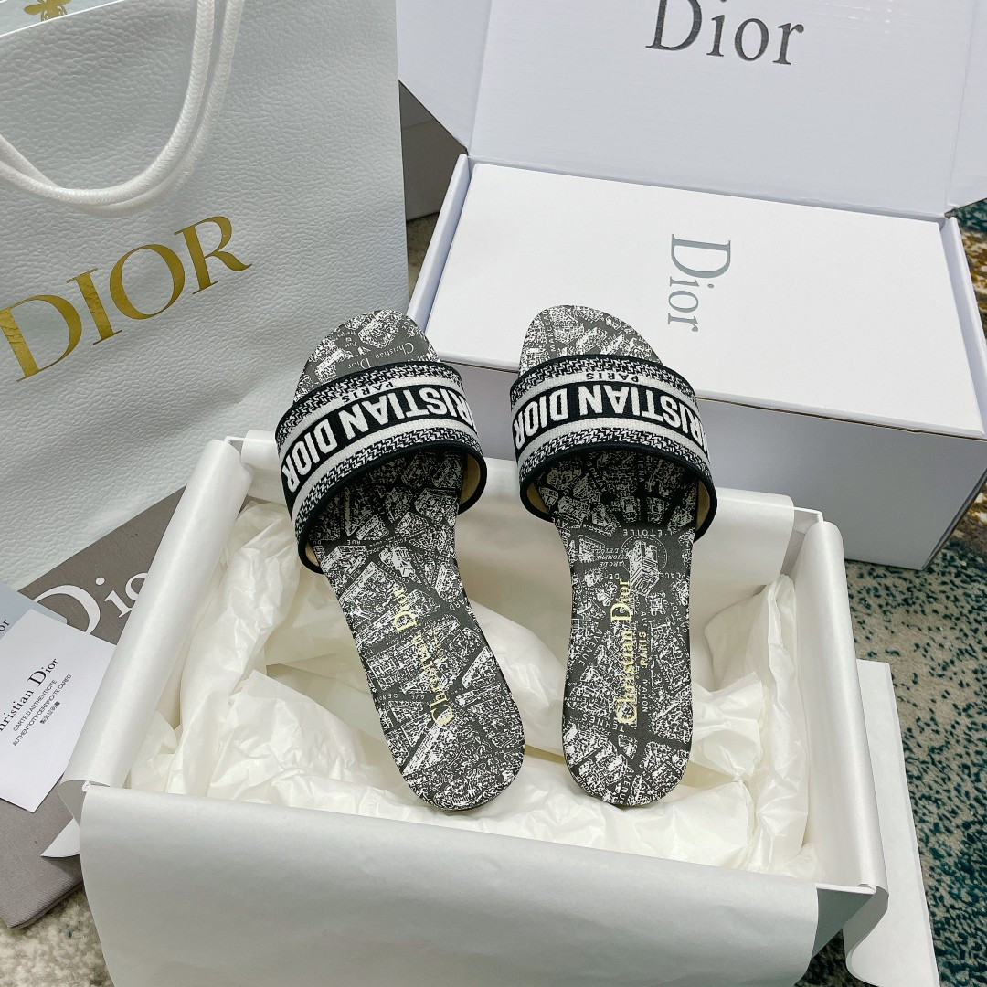 UA D10r Dway Slide