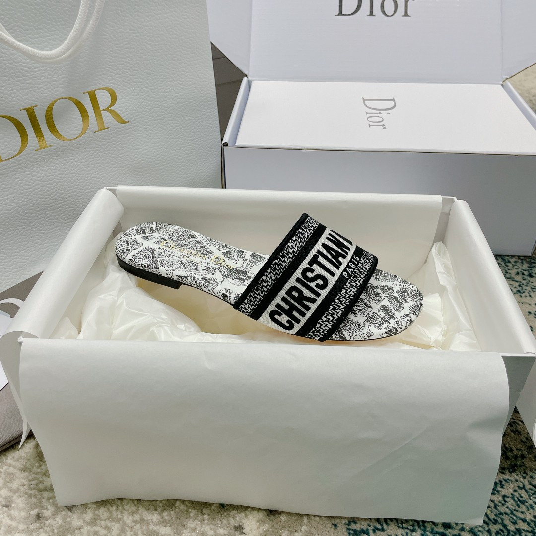UA D10r Dway Slide