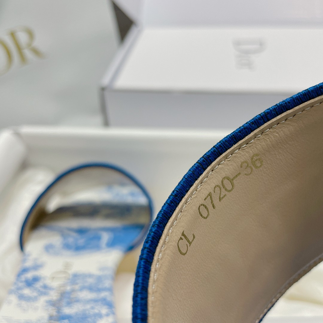 UA D10r Dway Slide