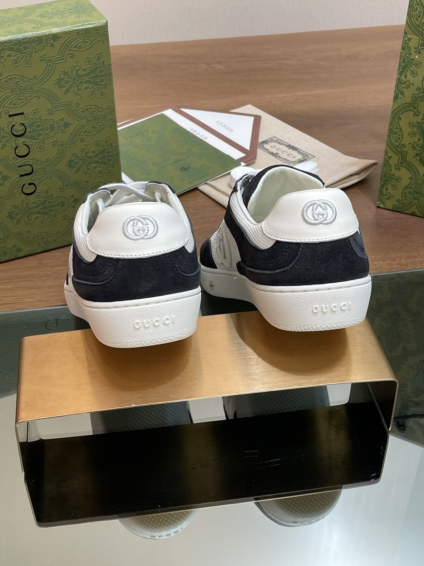 UA Gvc*1 INTERLOCKING G SNEAKER Black and White