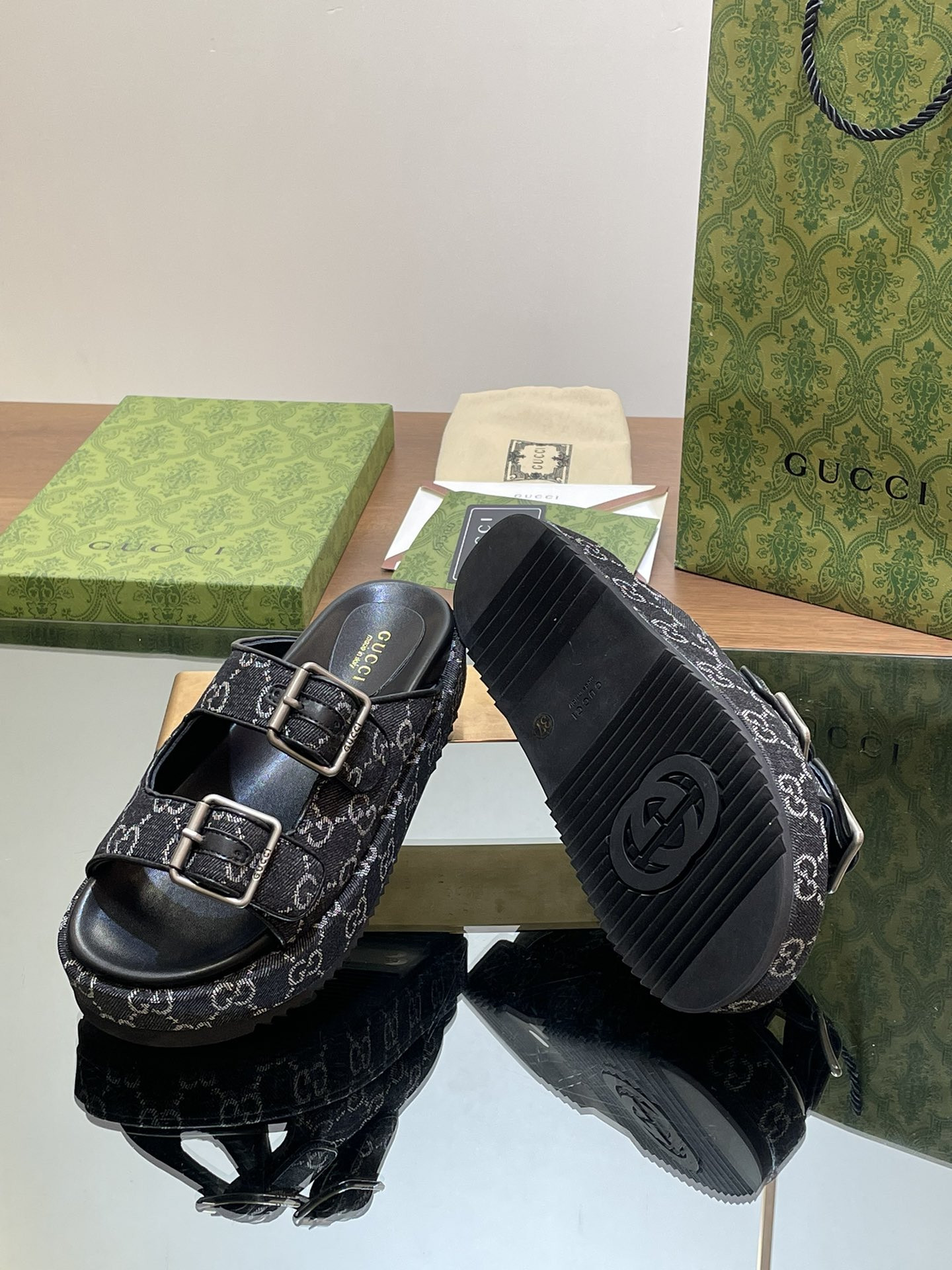 UA Gvc*1 SANDAL WITH DOUBLE G
