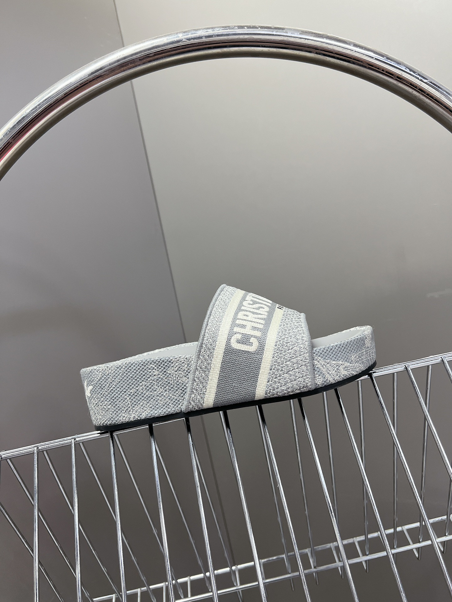 UA D10r Platform Sandals