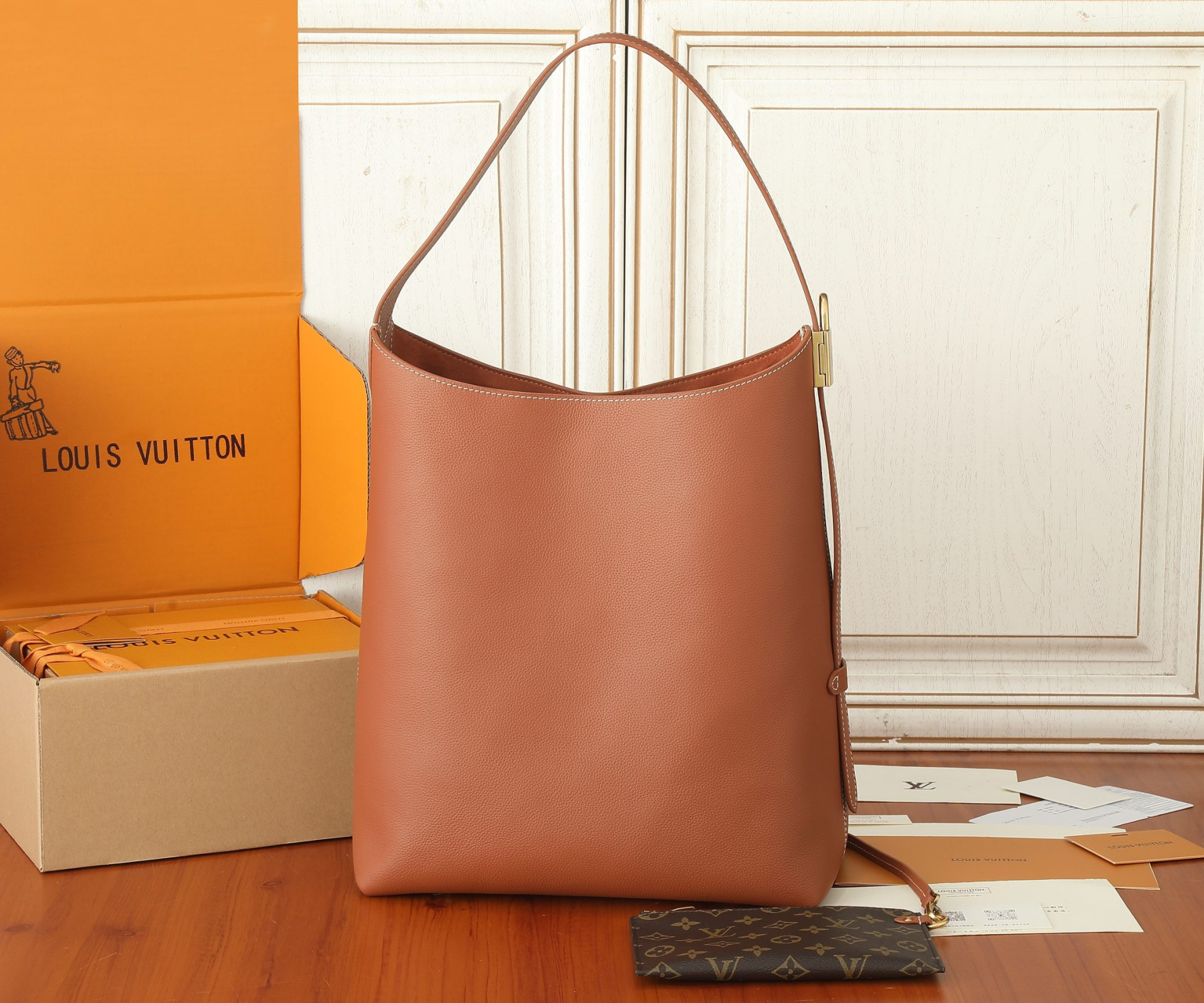 LV Low Key Hobo MM M25354 12.2 x 13.8 x 7.1 in