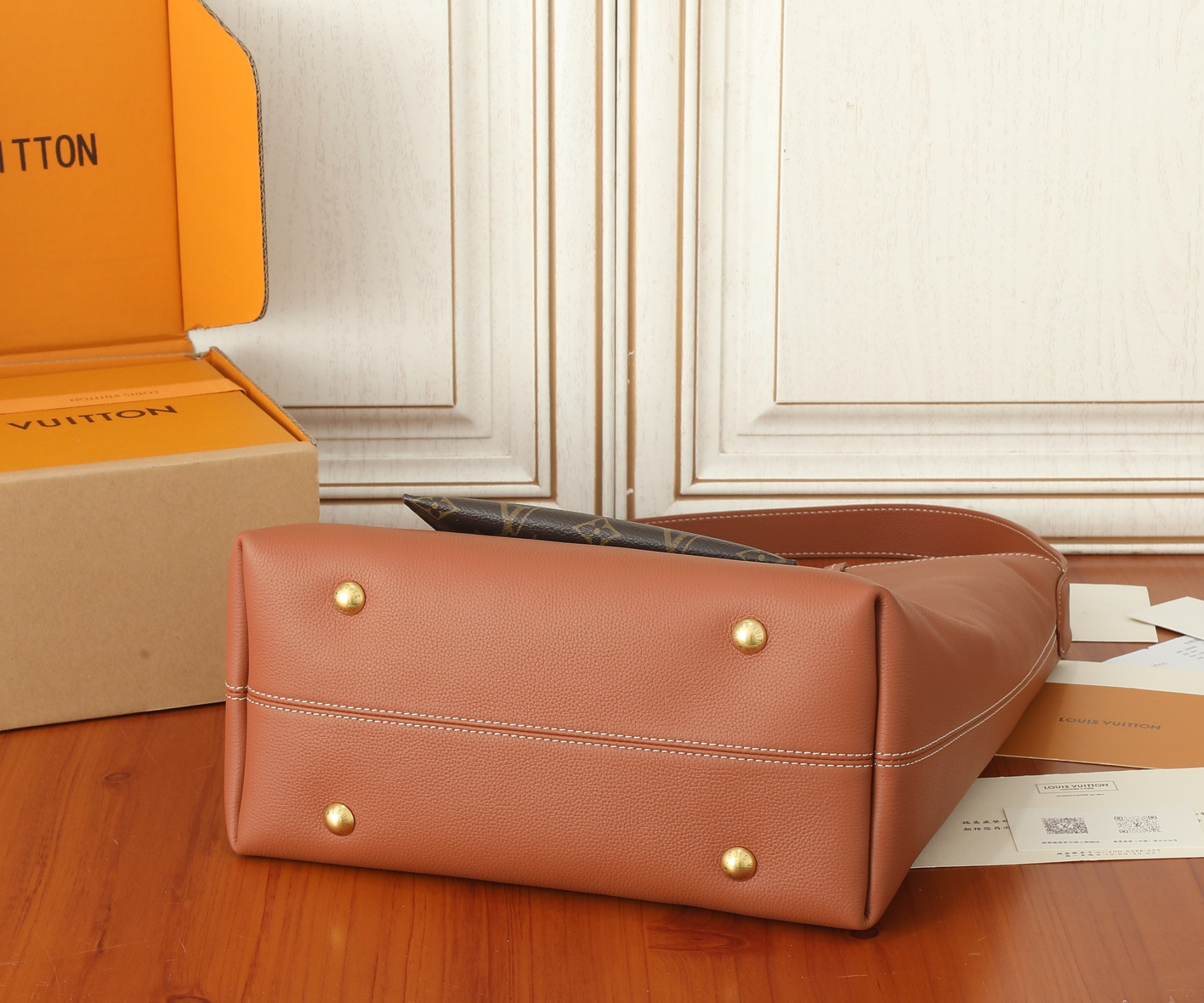 LV Low Key Hobo MM M25354 12.2 x 13.8 x 7.1 in