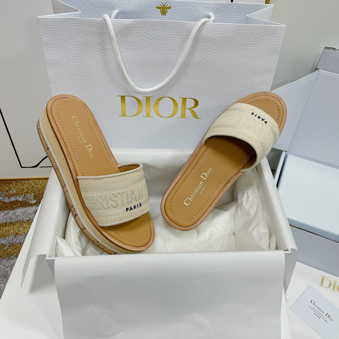 UA D10riviera Dway Platform Slide White Embroidered Cotton