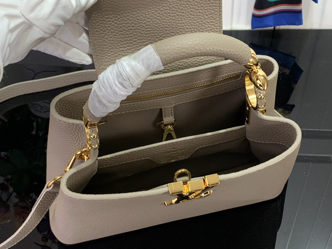 LV Capucines Mini M4886 27x18x9cm