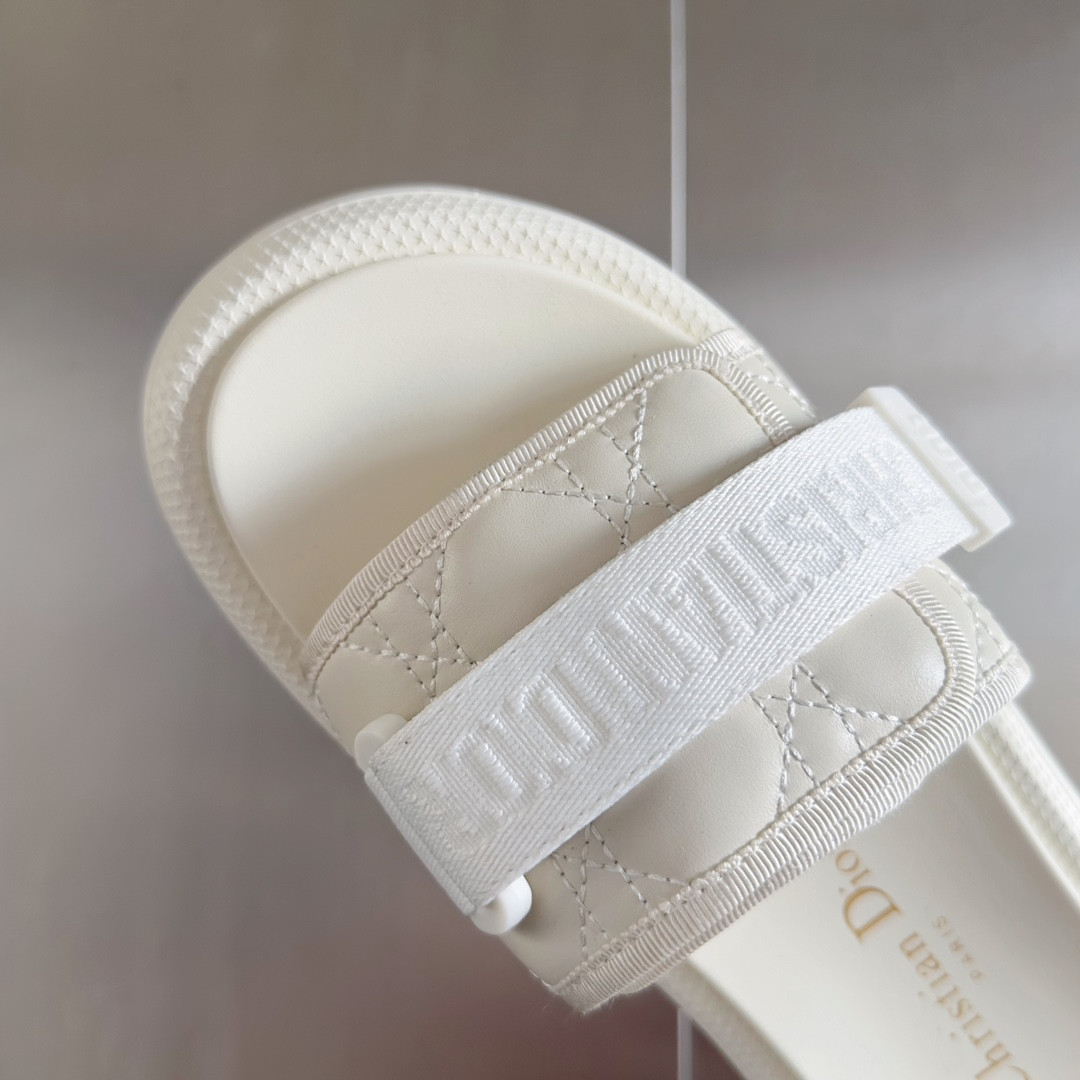 UA D10riviera Dio(r)evolution Slide White