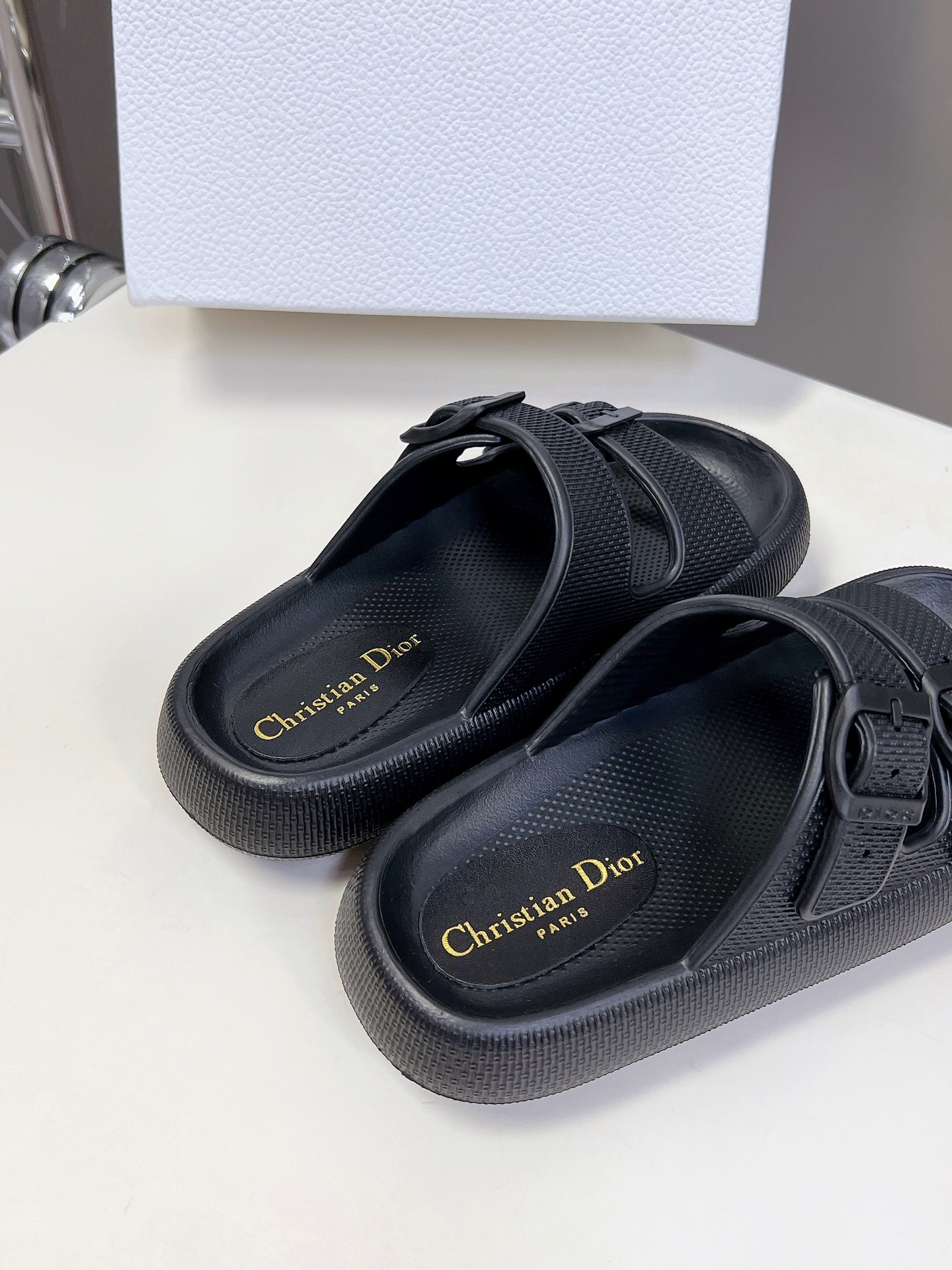 UA D10r Slide