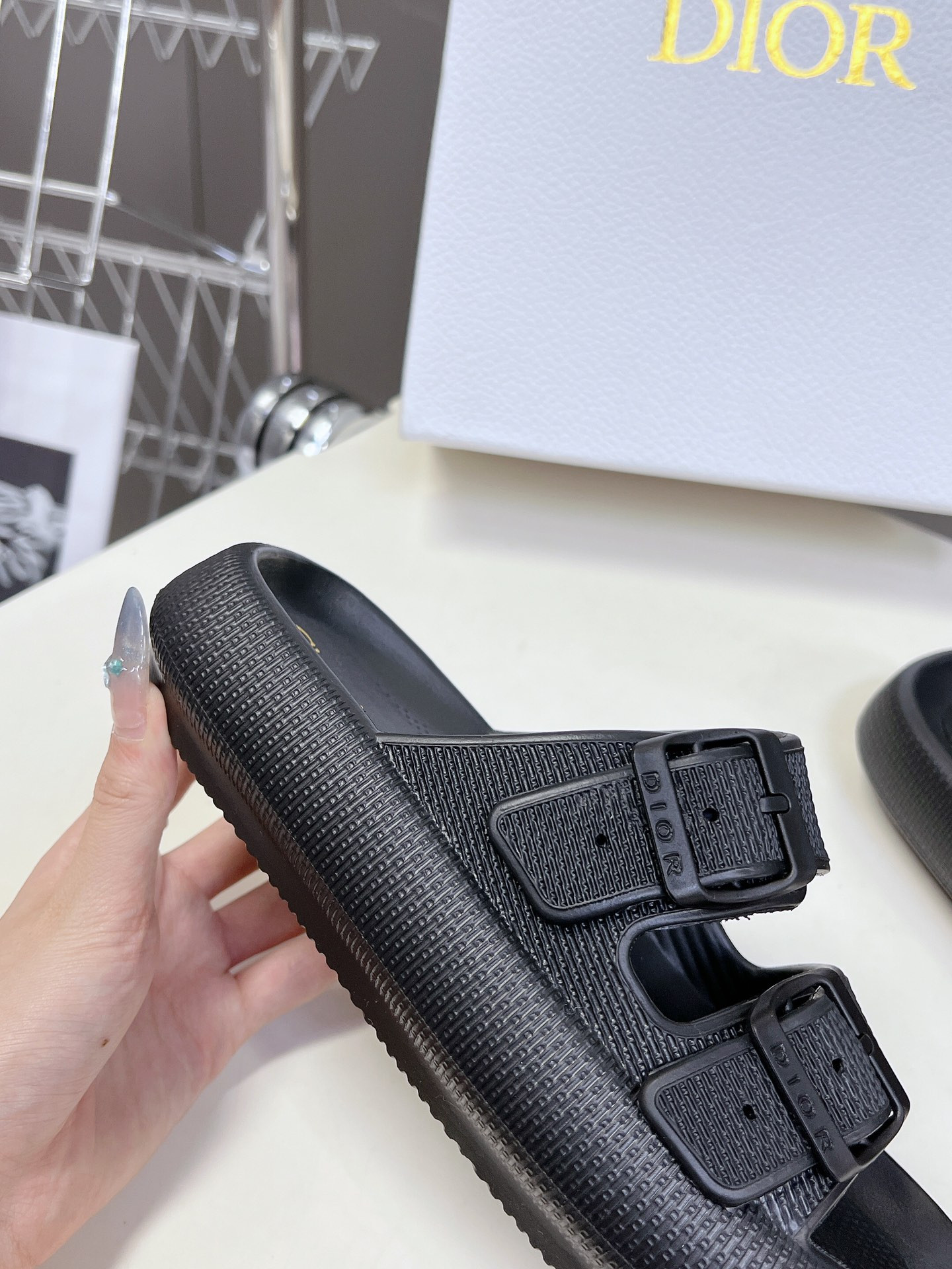 UA D10r Slide