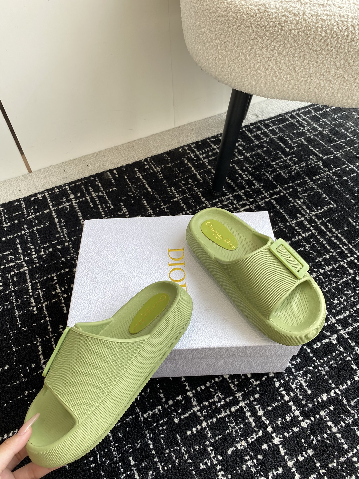 UA D10r Slide