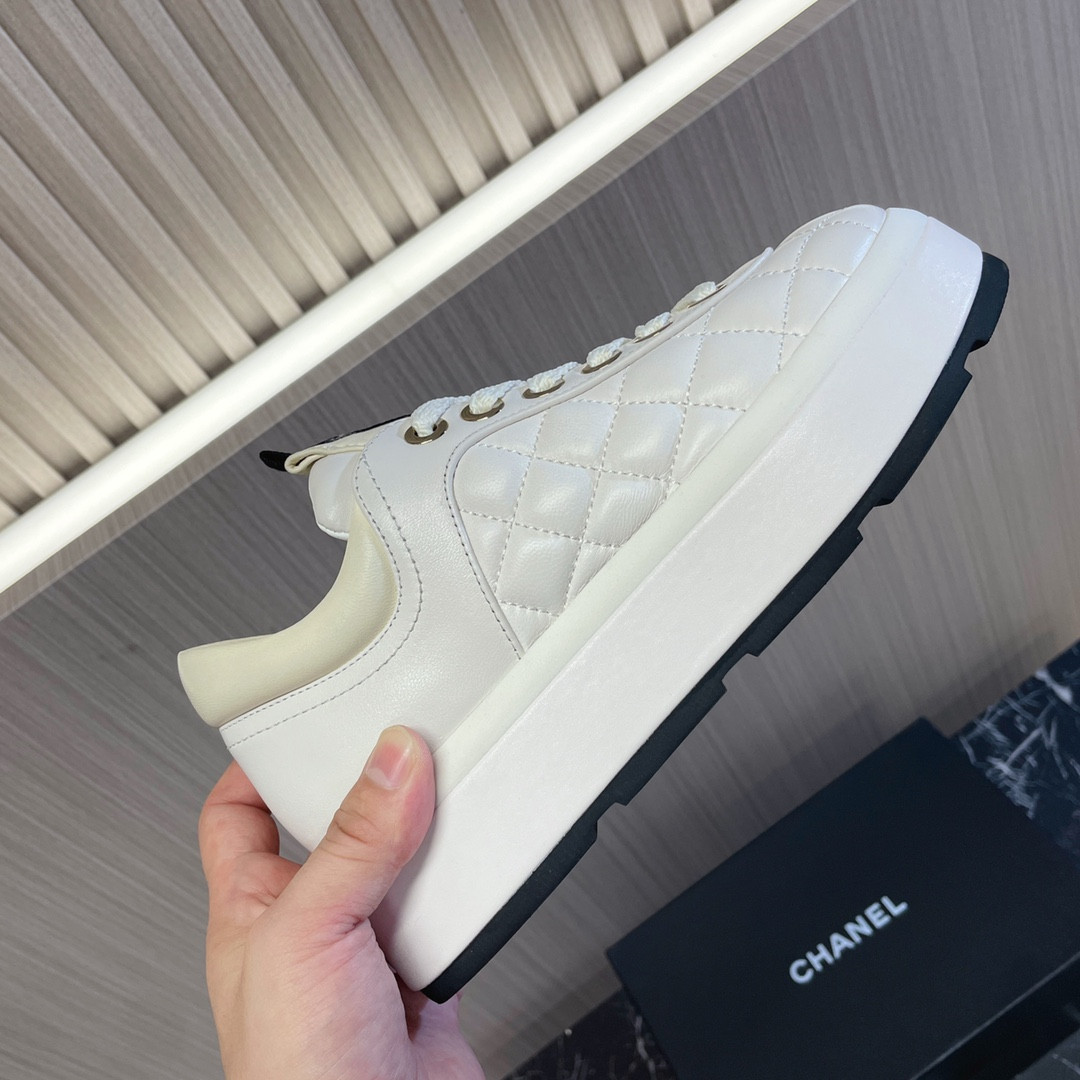 UA Ch**el SNEAKERS