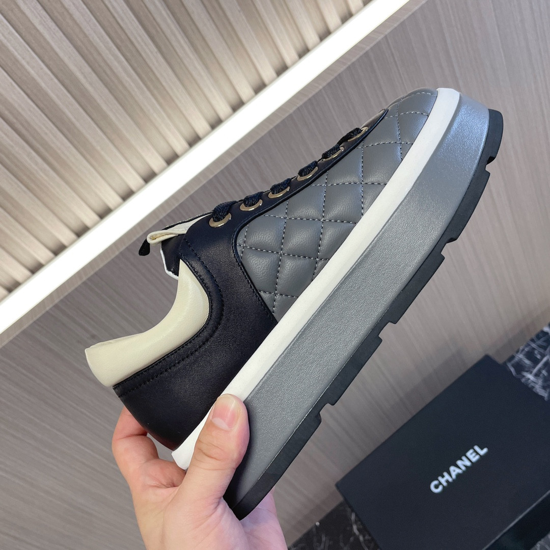 UA Ch**el SNEAKERS