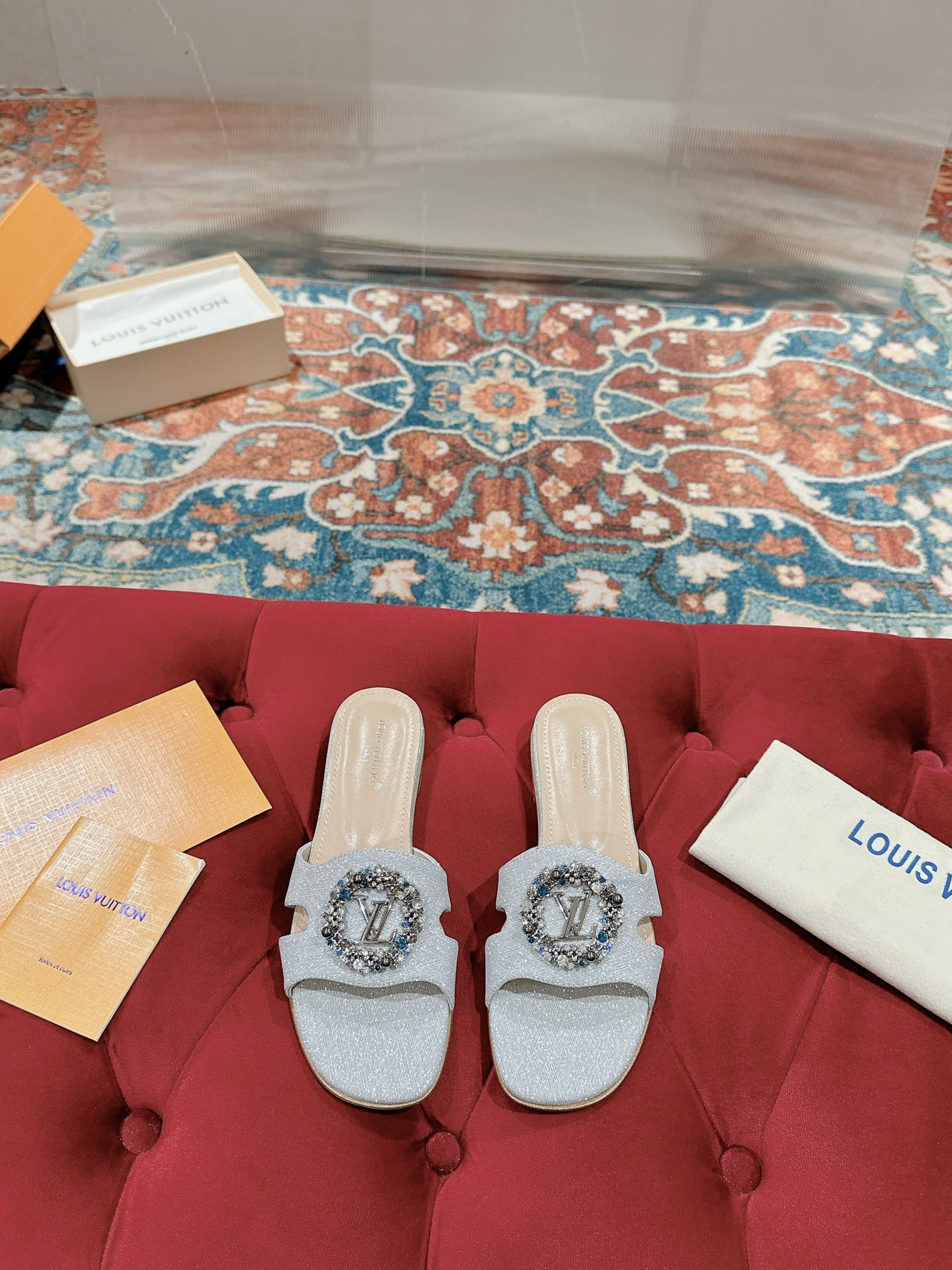 UA LV Flat Mule