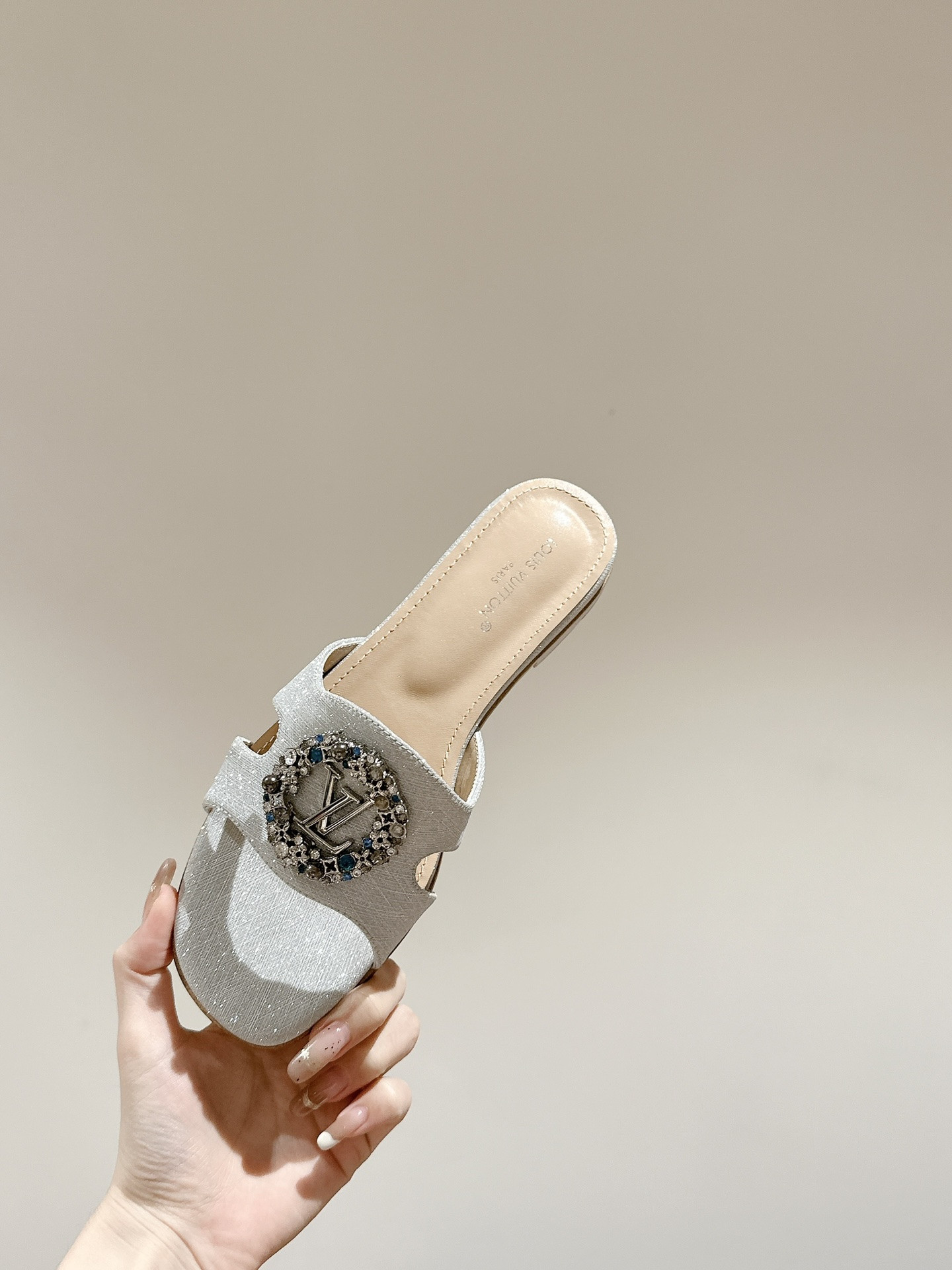 UA LV Flat Mule