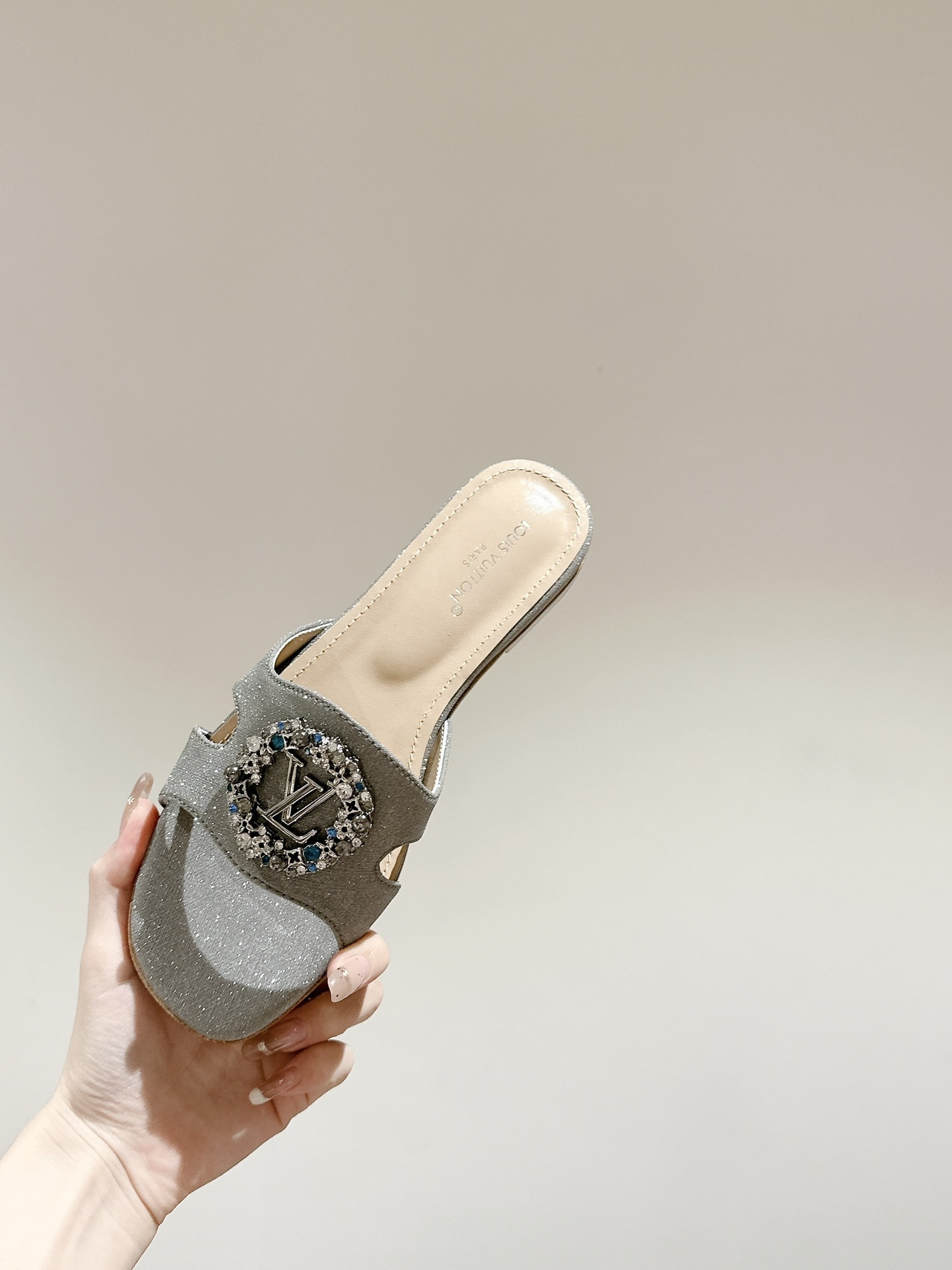 UA LV Flat Mule