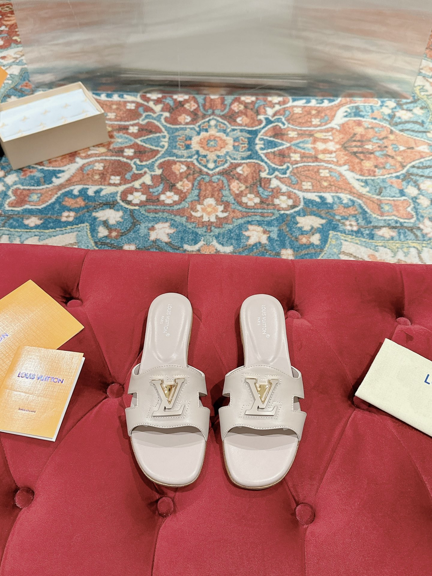 UA LV Flat Mule