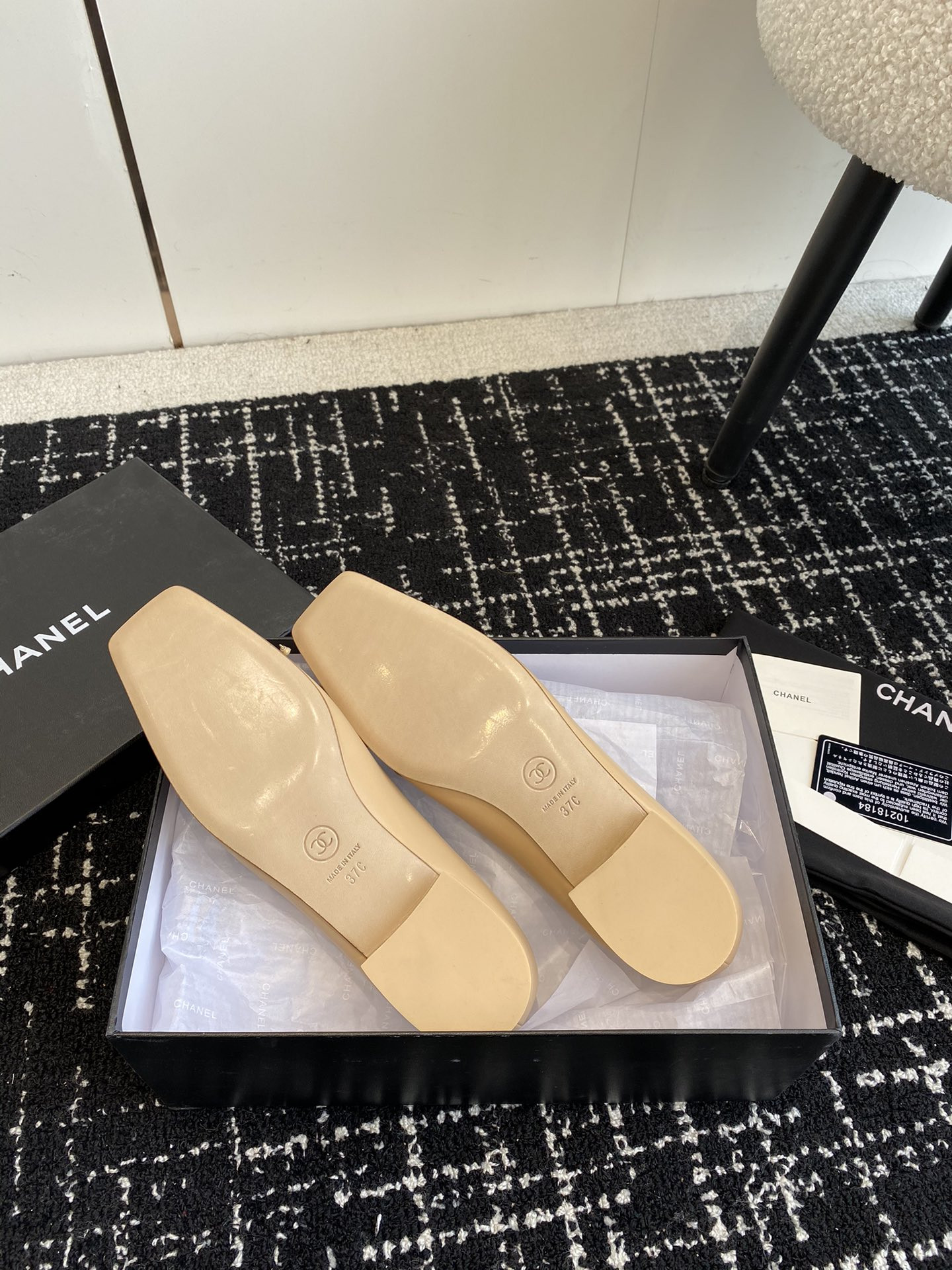 UA Ch**el VINTAGE BALLET FLATS